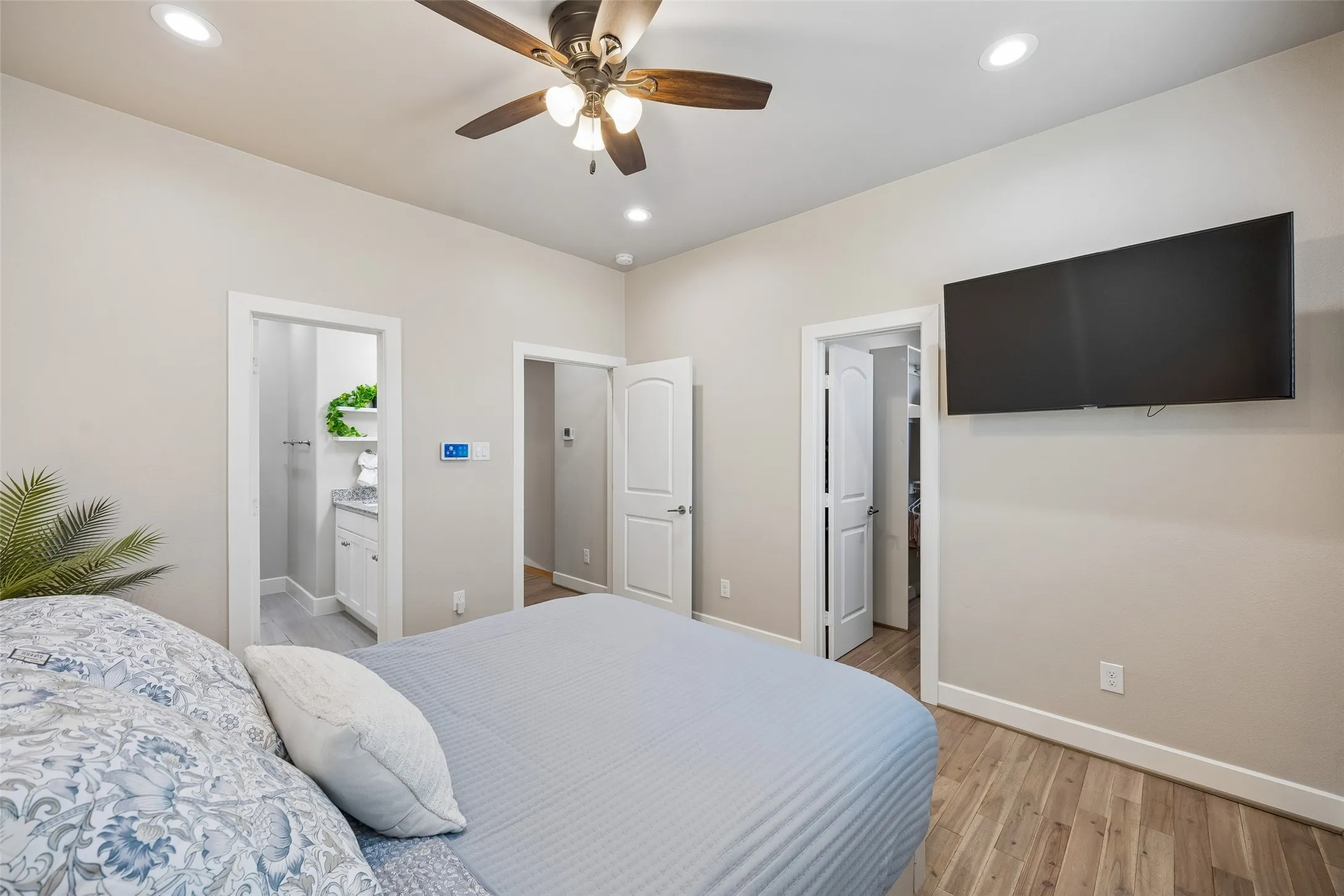 Townhouse For Sale in Dallas County , 2279 Dorian Place, Dallas, Texas 75228, 2 Bedroom, 3 Bathroom, 2 Garage spaces, 1,325 Sqft, built in 2020, mls#21405822, Real Estate Agent in Dallas, Homes For Sale in Dallas county, Homes For Sale in Dallas, Realtor in Dallas Texas, Real Estate Brokerage Independent Realty Texas, Luminita Cordes Realtor