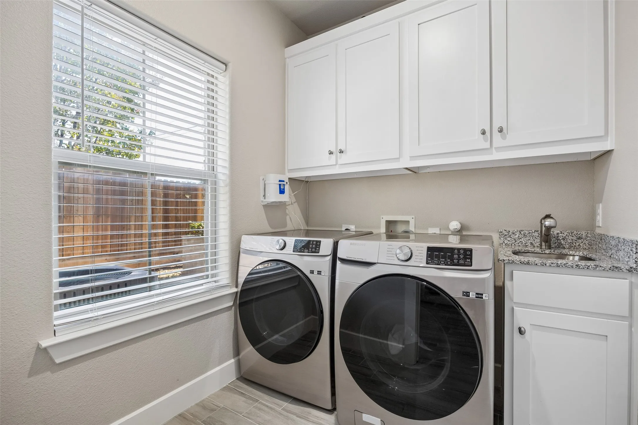 Townhouse For Sale in Dallas County , 2279 Dorian Place, Dallas, Texas 75228, 2 Bedroom, 3 Bathroom, 2 Garage spaces, 1,325 Sqft, built in 2020, mls#21405822, Real Estate Agent in Dallas, Homes For Sale in Dallas county, Homes For Sale in Dallas, Realtor in Dallas Texas, Real Estate Brokerage Independent Realty Texas, Luminita Cordes Realtor