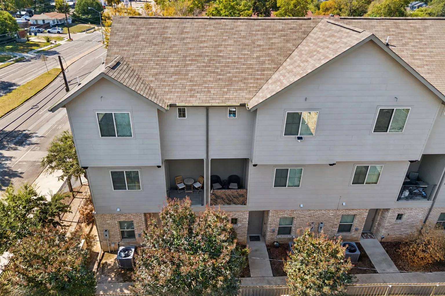 Townhouse For Sale in Dallas County , 2279 Dorian Place, Dallas, Texas 75228, 2 Bedroom, 3 Bathroom, 2 Garage spaces, 1,325 Sqft, built in 2020, mls#21405822, Real Estate Agent in Dallas, Homes For Sale in Dallas county, Homes For Sale in Dallas, Realtor in Dallas Texas, Real Estate Brokerage Independent Realty Texas, Luminita Cordes Realtor