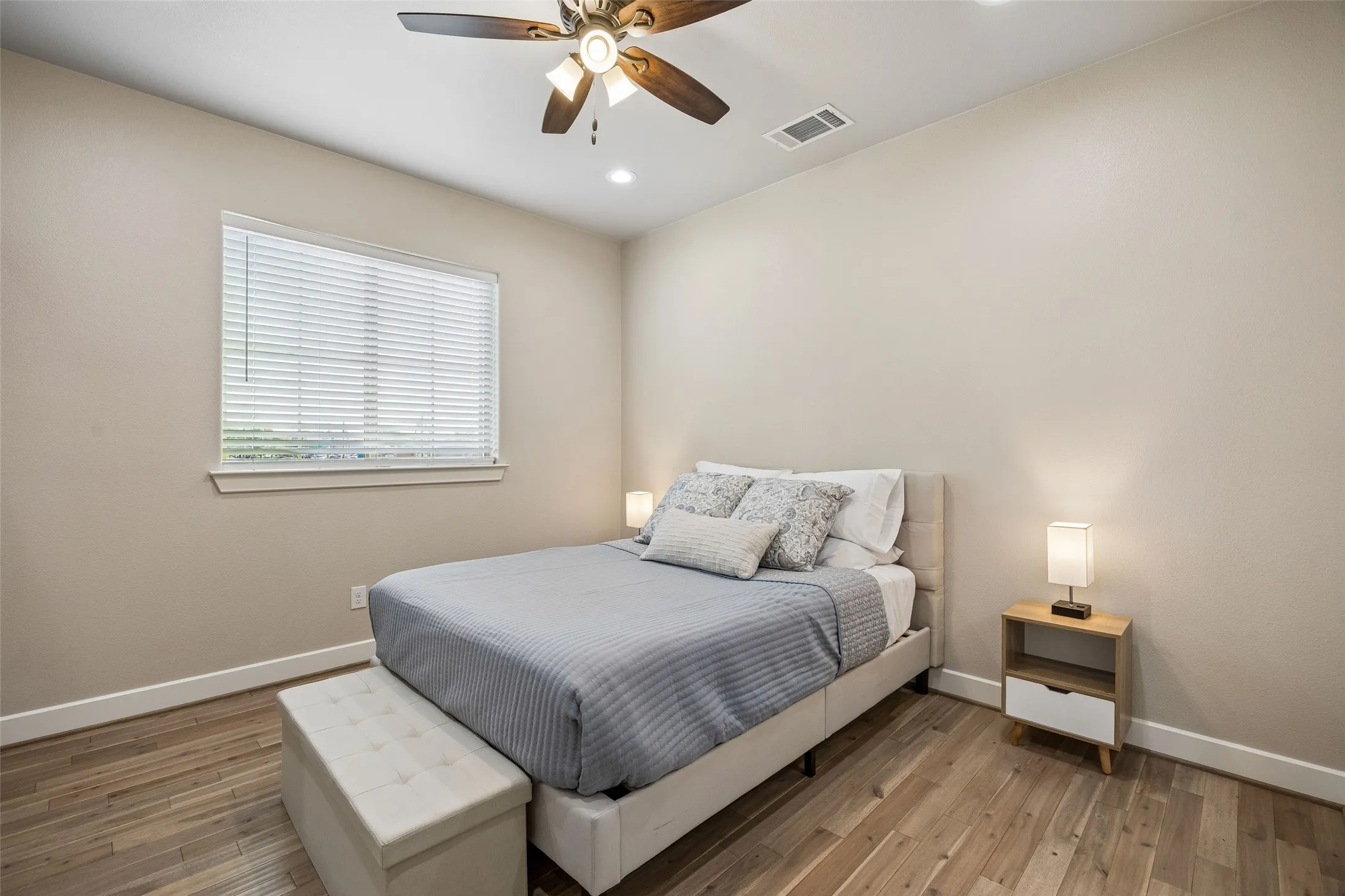 Townhouse For Sale in Dallas County , 2279 Dorian Place, Dallas, Texas 75228, 2 Bedroom, 3 Bathroom, 2 Garage spaces, 1,325 Sqft, built in 2020, mls#21405822, Real Estate Agent in Dallas, Homes For Sale in Dallas county, Homes For Sale in Dallas, Realtor in Dallas Texas, Real Estate Brokerage Independent Realty Texas, Luminita Cordes Realtor