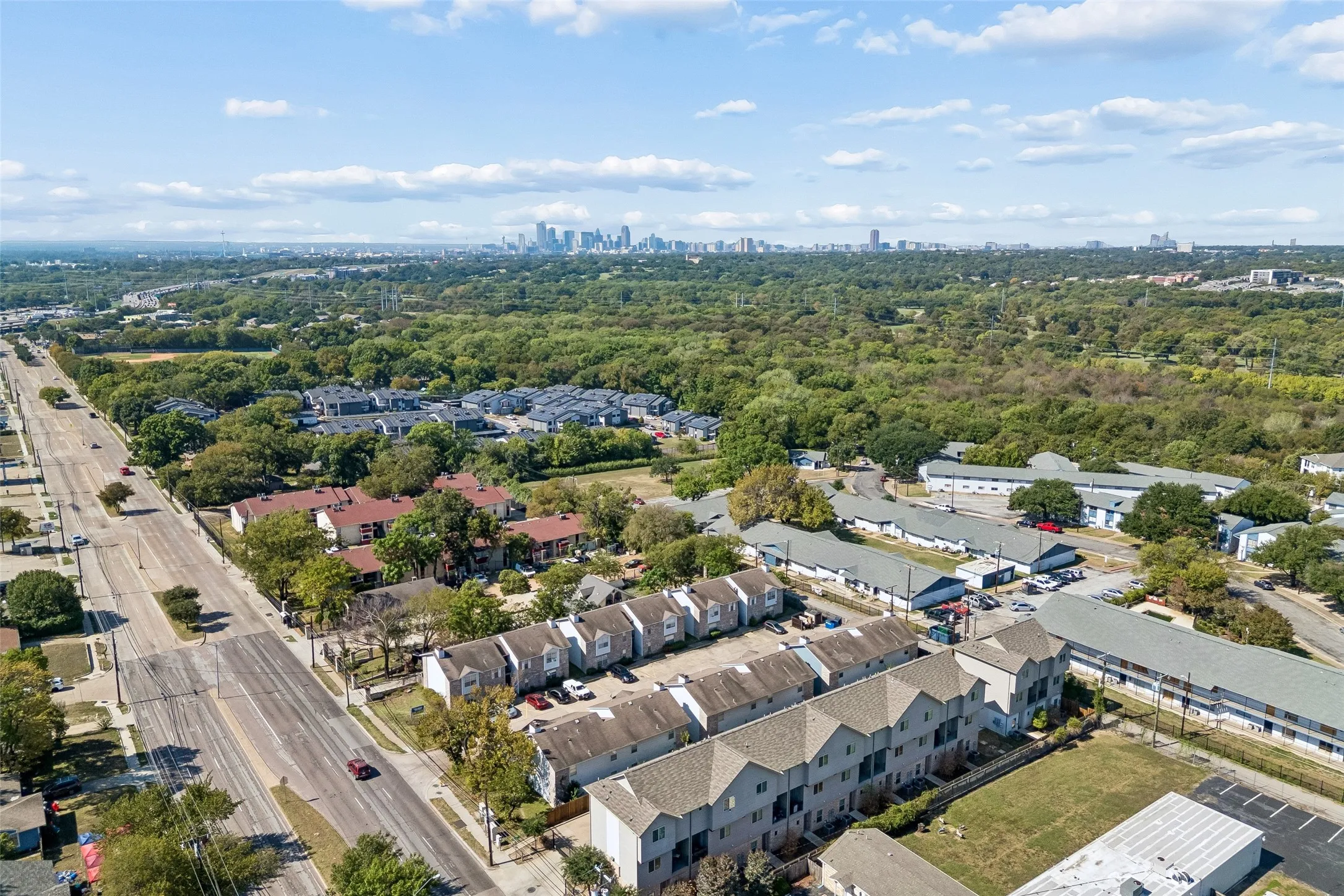 Townhouse For Sale in Dallas County , 2279 Dorian Place, Dallas, Texas 75228, 2 Bedroom, 3 Bathroom, 2 Garage spaces, 1,325 Sqft, built in 2020, mls#21405822, Real Estate Agent in Dallas, Homes For Sale in Dallas county, Homes For Sale in Dallas, Realtor in Dallas Texas, Real Estate Brokerage Independent Realty Texas, Luminita Cordes Realtor