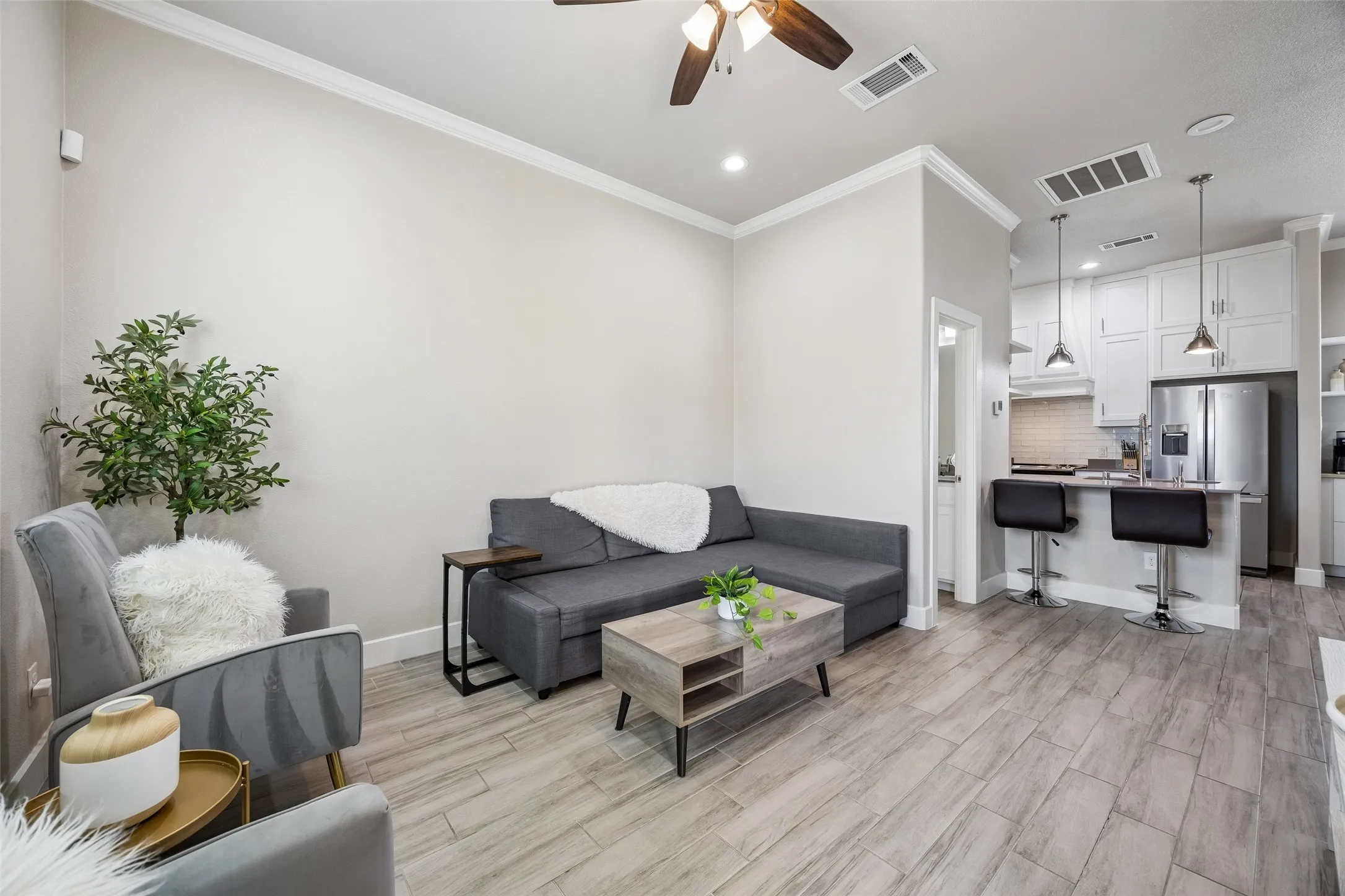 Townhouse For Sale in Dallas County , 2279 Dorian Place, Dallas, Texas 75228, 2 Bedroom, 3 Bathroom, 2 Garage spaces, 1,325 Sqft, built in 2020, mls#21405822, Real Estate Agent in Dallas, Homes For Sale in Dallas county, Homes For Sale in Dallas, Realtor in Dallas Texas, Real Estate Brokerage Independent Realty Texas, Luminita Cordes Realtor