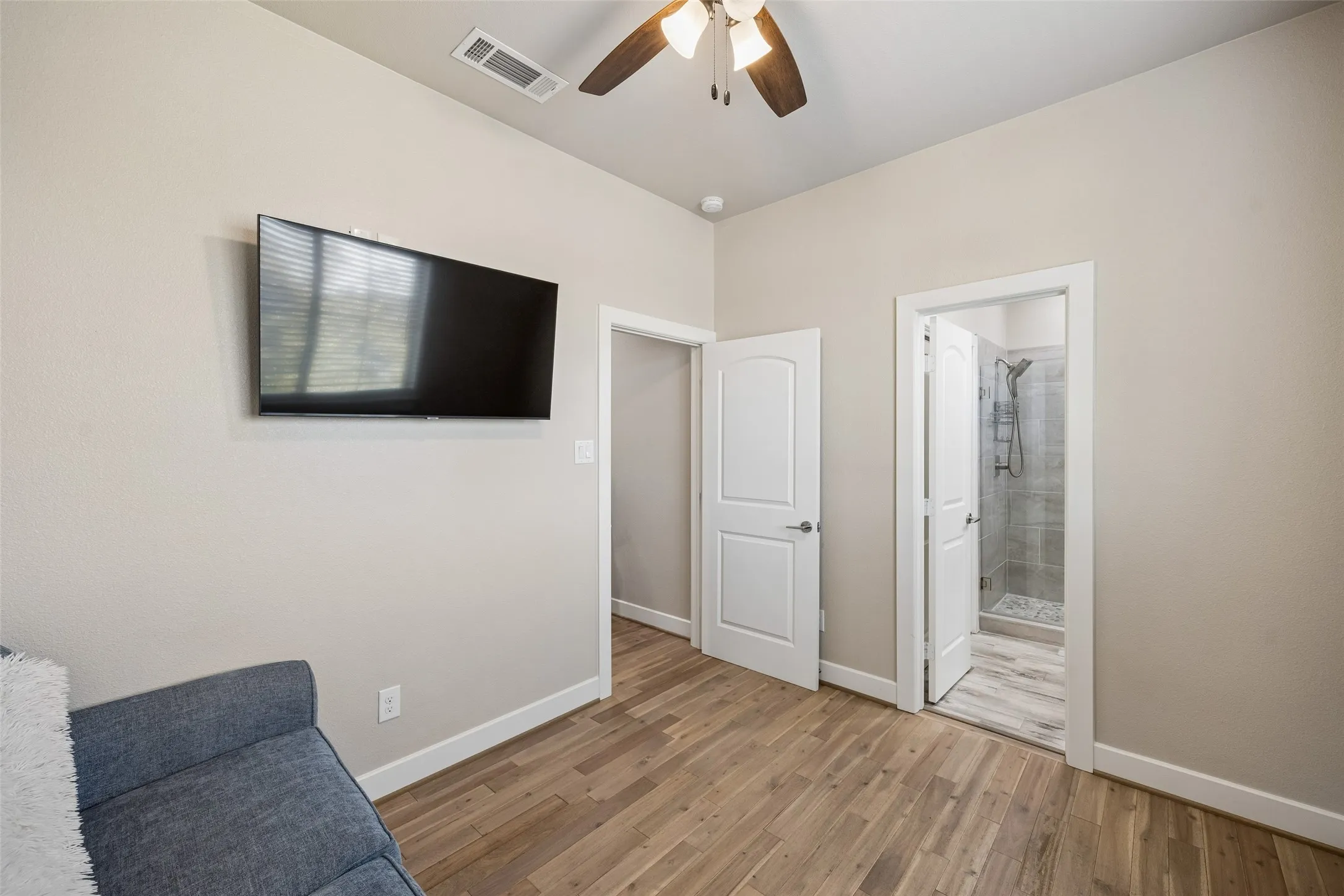 Townhouse For Sale in Dallas County , 2279 Dorian Place, Dallas, Texas 75228, 2 Bedroom, 3 Bathroom, 2 Garage spaces, 1,325 Sqft, built in 2020, mls#21405822, Real Estate Agent in Dallas, Homes For Sale in Dallas county, Homes For Sale in Dallas, Realtor in Dallas Texas, Real Estate Brokerage Independent Realty Texas, Luminita Cordes Realtor