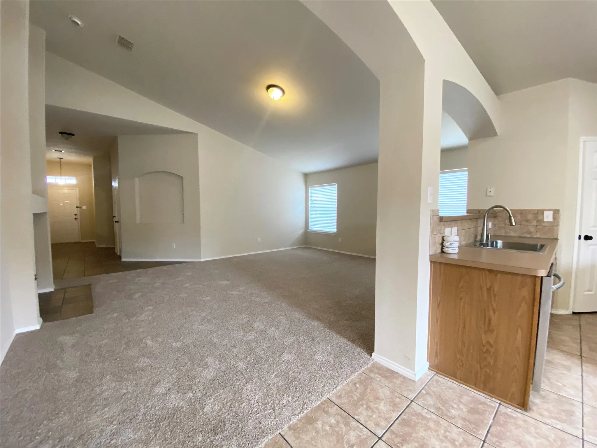 Single Family Residence For Rent in Collin County , 11159 Snyder Drive, Frisco, Texas 75035, 3 Bedroom, 2 Bathroom, 2 Garage spaces, 2,144 Sqft, built in 2003, mls#21406615, Real Estate Agent in Frisco, Homes For Rent in Collin county, Homes For Rent in Frisco, Realtor in Frisco Texas, Real Estate Brokerage Independent Realty Texas, Luminita Cordes Realtor