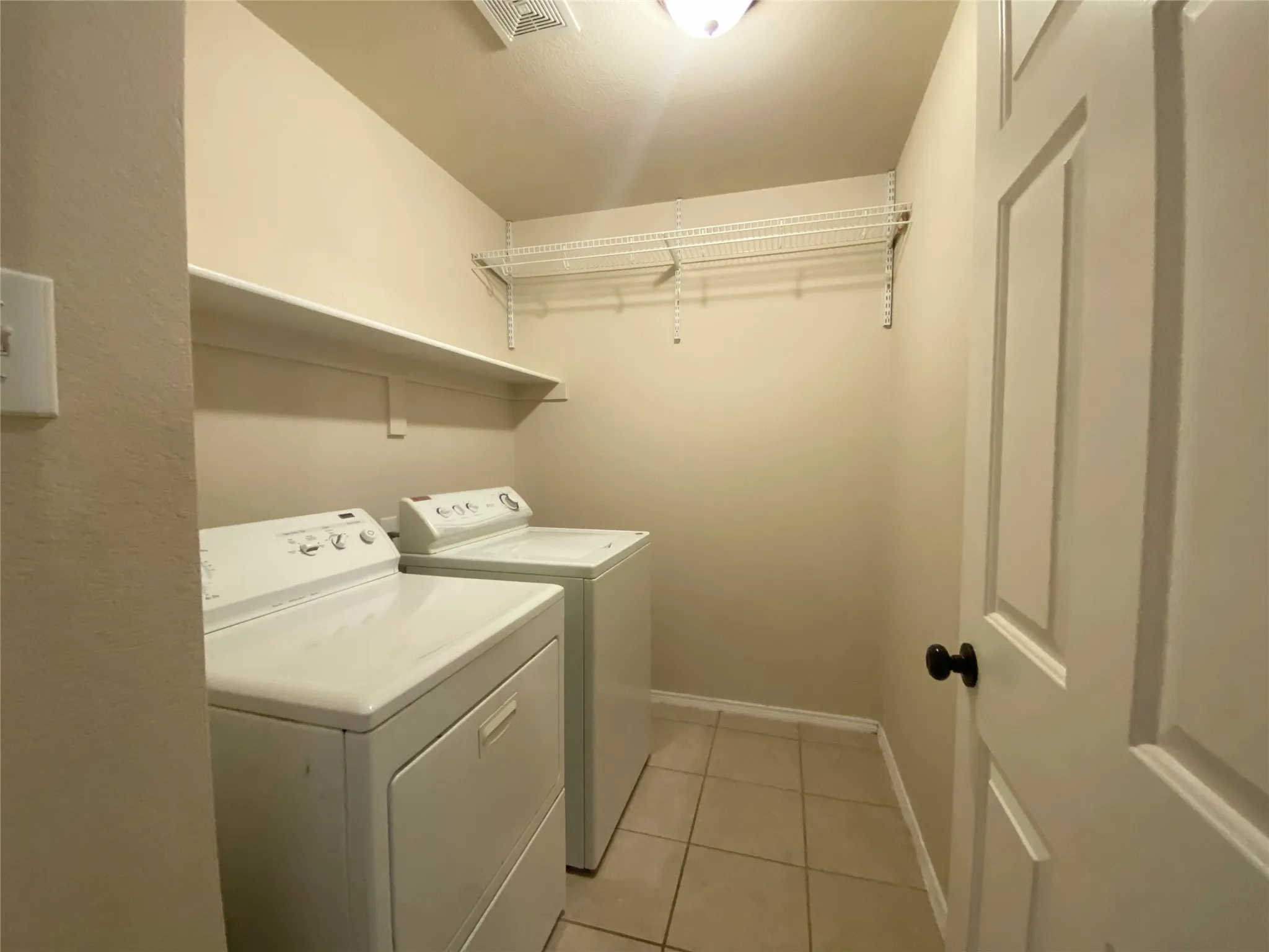 Single Family Residence For Rent in Collin County , 11159 Snyder Drive, Frisco, Texas 75035, 3 Bedroom, 2 Bathroom, 2 Garage spaces, 2,144 Sqft, built in 2003, mls#21406615, Real Estate Agent in Frisco, Homes For Rent in Collin county, Homes For Rent in Frisco, Realtor in Frisco Texas, Real Estate Brokerage Independent Realty Texas, Luminita Cordes Realtor