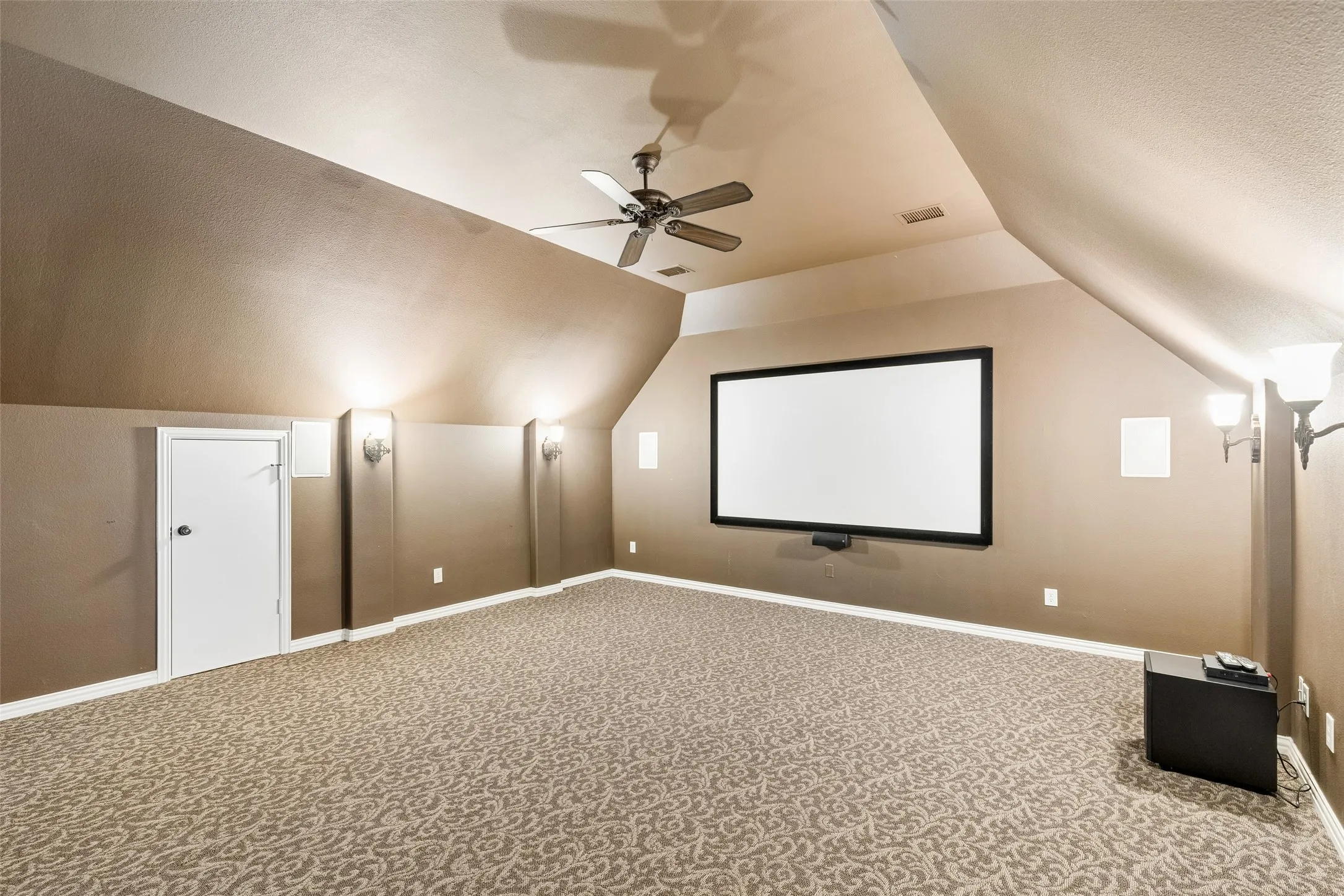 Single Family Residence For Sale in Denton County , 11224 Graceland Lane, Frisco, Texas 75033, 4 Bedroom, 4 Bathroom, 3 Garage spaces, 4,364 Sqft, built in 2008, mls#21404420, Real Estate Agent in Frisco, Homes For Sale in Denton county, Homes For Sale in Frisco, Realtor in Frisco Texas, Real Estate Brokerage Independent Realty Texas, Luminita Cordes Realtor