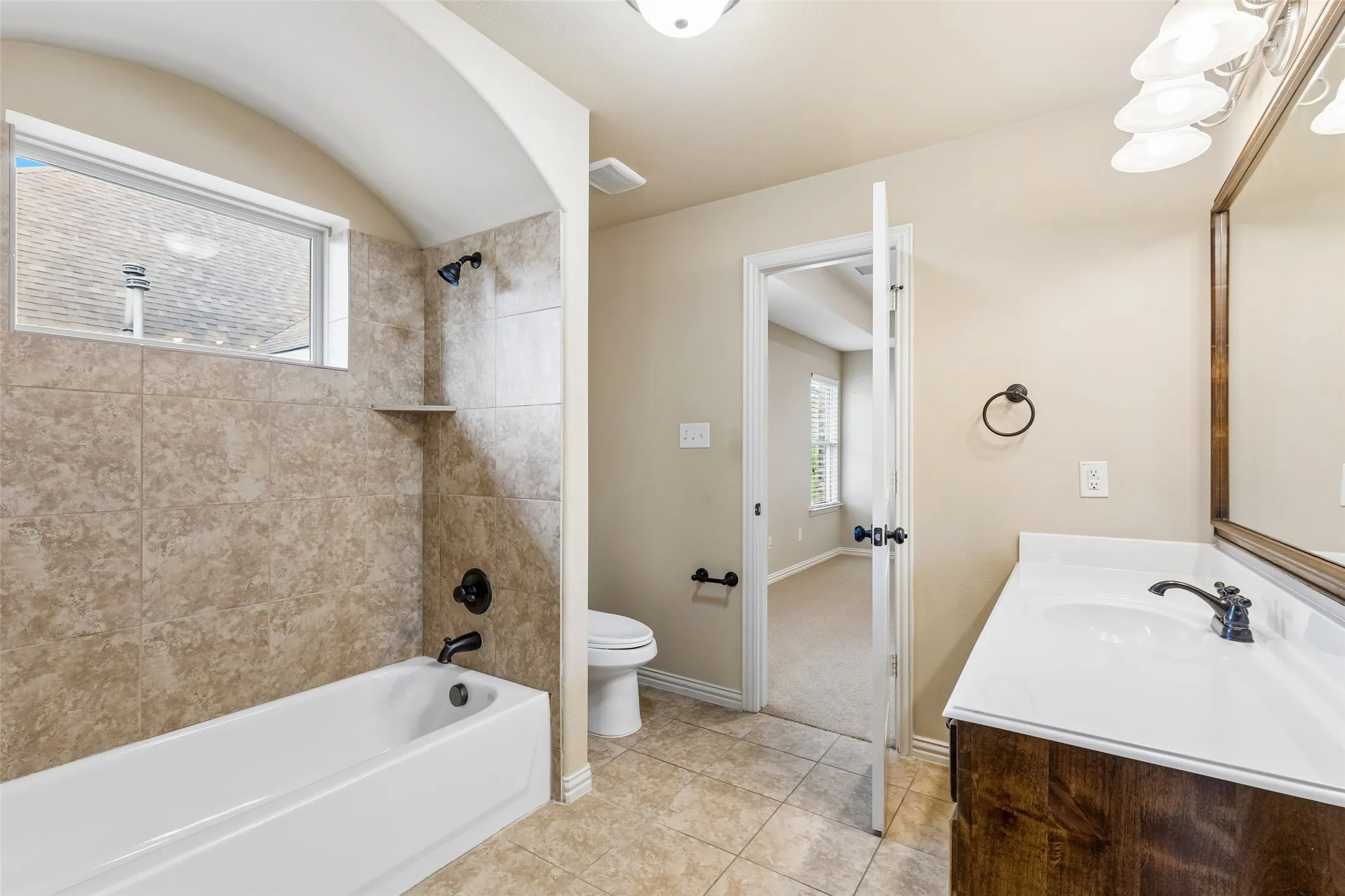 Single Family Residence For Sale in Denton County , 11224 Graceland Lane, Frisco, Texas 75033, 4 Bedroom, 4 Bathroom, 3 Garage spaces, 4,364 Sqft, built in 2008, mls#21404420, Real Estate Agent in Frisco, Homes For Sale in Denton county, Homes For Sale in Frisco, Realtor in Frisco Texas, Real Estate Brokerage Independent Realty Texas, Luminita Cordes Realtor