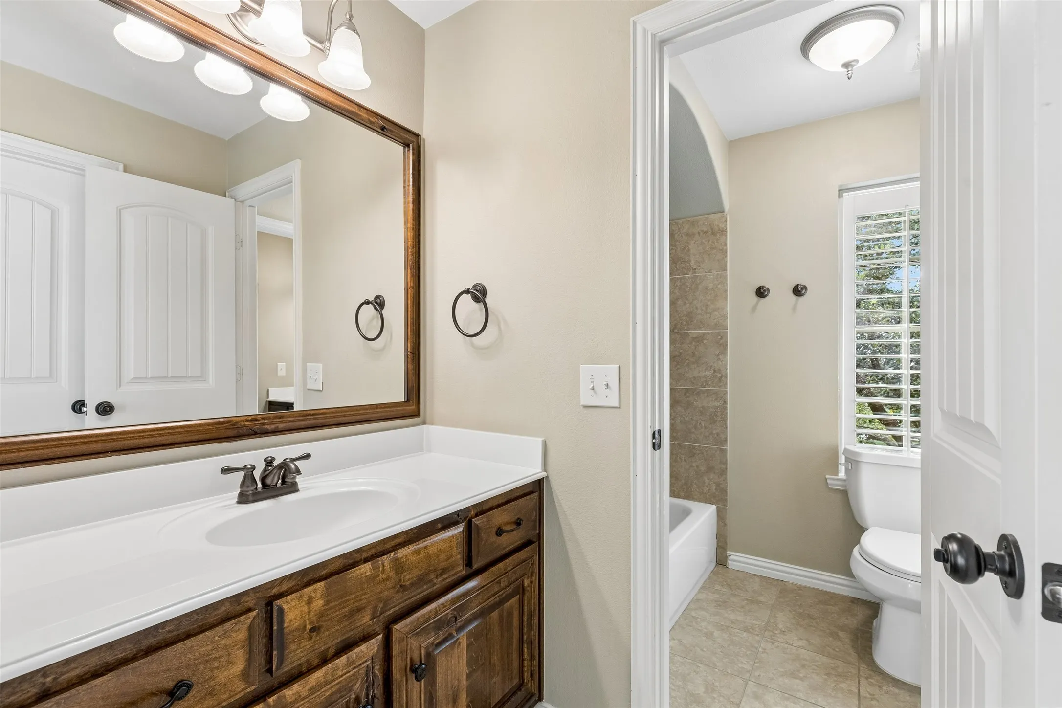 Single Family Residence For Sale in Denton County , 11224 Graceland Lane, Frisco, Texas 75033, 4 Bedroom, 4 Bathroom, 3 Garage spaces, 4,364 Sqft, built in 2008, mls#21404420, Real Estate Agent in Frisco, Homes For Sale in Denton county, Homes For Sale in Frisco, Realtor in Frisco Texas, Real Estate Brokerage Independent Realty Texas, Luminita Cordes Realtor