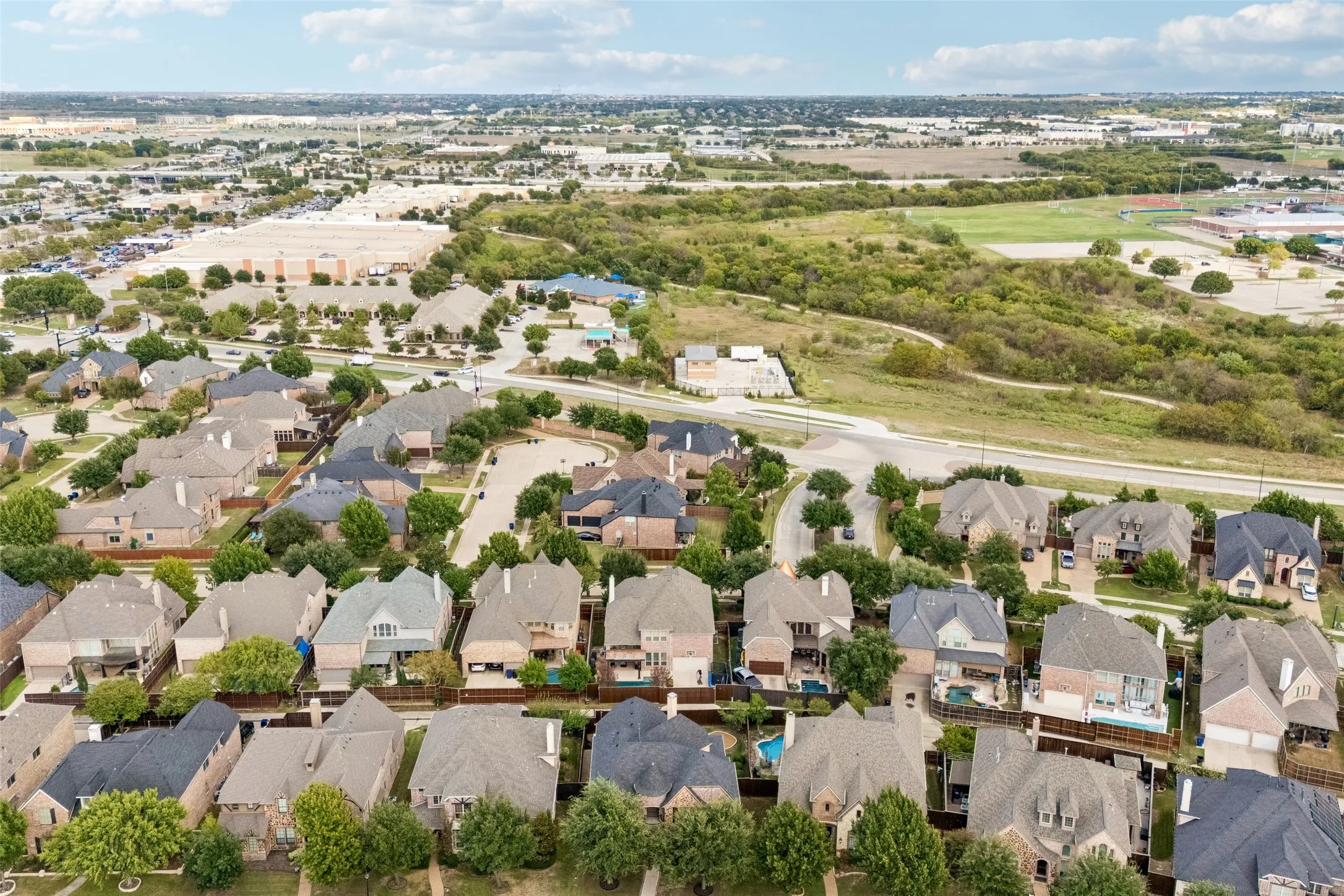 Single Family Residence For Sale in Denton County , 11224 Graceland Lane, Frisco, Texas 75033, 4 Bedroom, 4 Bathroom, 3 Garage spaces, 4,364 Sqft, built in 2008, mls#21404420, Real Estate Agent in Frisco, Homes For Sale in Denton county, Homes For Sale in Frisco, Realtor in Frisco Texas, Real Estate Brokerage Independent Realty Texas, Luminita Cordes Realtor