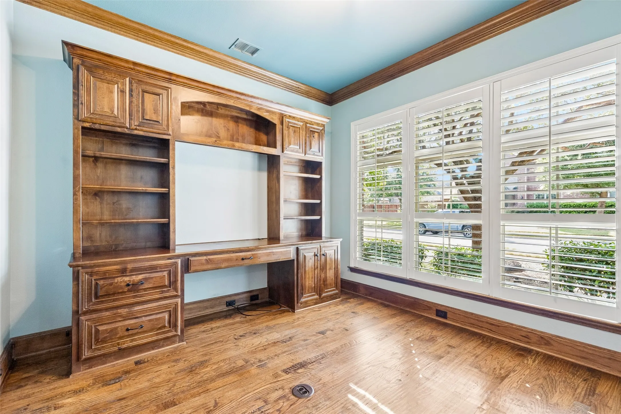 Single Family Residence For Sale in Denton County , 11224 Graceland Lane, Frisco, Texas 75033, 4 Bedroom, 4 Bathroom, 3 Garage spaces, 4,364 Sqft, built in 2008, mls#21404420, Real Estate Agent in Frisco, Homes For Sale in Denton county, Homes For Sale in Frisco, Realtor in Frisco Texas, Real Estate Brokerage Independent Realty Texas, Luminita Cordes Realtor