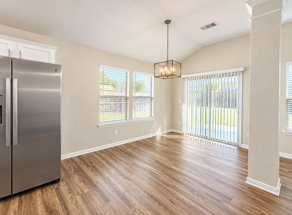 Single Family Residence For Sale in Tarrant County , 13252 Ridgepointe Road, Fort Worth, Texas 76244, 3 Bedroom, 2 Bathroom, 2 Garage spaces, 2,134 Sqft, built in 2002, mls#21406619, Real Estate Agent in Fort Worth, Homes For Sale in Tarrant county, Homes For Sale in Fort Worth, Realtor in Fort Worth Texas, Real Estate Brokerage Independent Realty Texas, Luminita Cordes Realtor