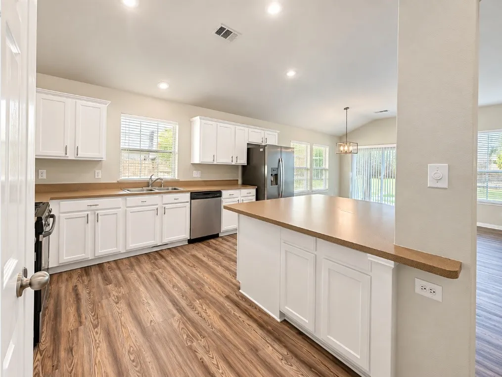 Single Family Residence For Sale in Tarrant County , 13252 Ridgepointe Road, Fort Worth, Texas 76244, 3 Bedroom, 2 Bathroom, 2 Garage spaces, 2,134 Sqft, built in 2002, mls#21406619, Real Estate Agent in Fort Worth, Homes For Sale in Tarrant county, Homes For Sale in Fort Worth, Realtor in Fort Worth Texas, Real Estate Brokerage Independent Realty Texas, Luminita Cordes Realtor