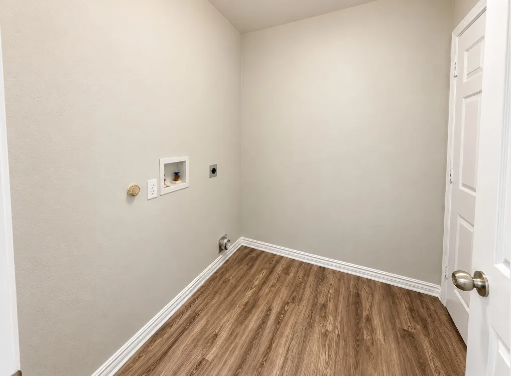 Single Family Residence For Sale in Tarrant County , 13252 Ridgepointe Road, Fort Worth, Texas 76244, 3 Bedroom, 2 Bathroom, 2 Garage spaces, 2,134 Sqft, built in 2002, mls#21406619, Real Estate Agent in Fort Worth, Homes For Sale in Tarrant county, Homes For Sale in Fort Worth, Realtor in Fort Worth Texas, Real Estate Brokerage Independent Realty Texas, Luminita Cordes Realtor