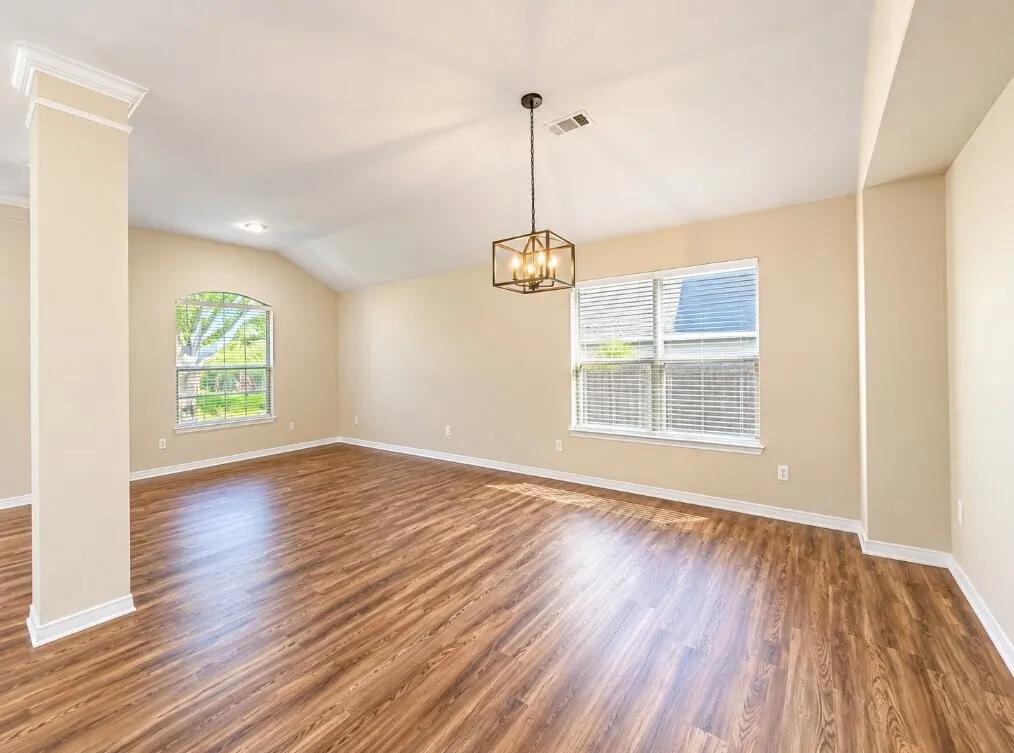 Single Family Residence For Sale in Tarrant County , 13252 Ridgepointe Road, Fort Worth, Texas 76244, 3 Bedroom, 2 Bathroom, 2 Garage spaces, 2,134 Sqft, built in 2002, mls#21406619, Real Estate Agent in Fort Worth, Homes For Sale in Tarrant county, Homes For Sale in Fort Worth, Realtor in Fort Worth Texas, Real Estate Brokerage Independent Realty Texas, Luminita Cordes Realtor