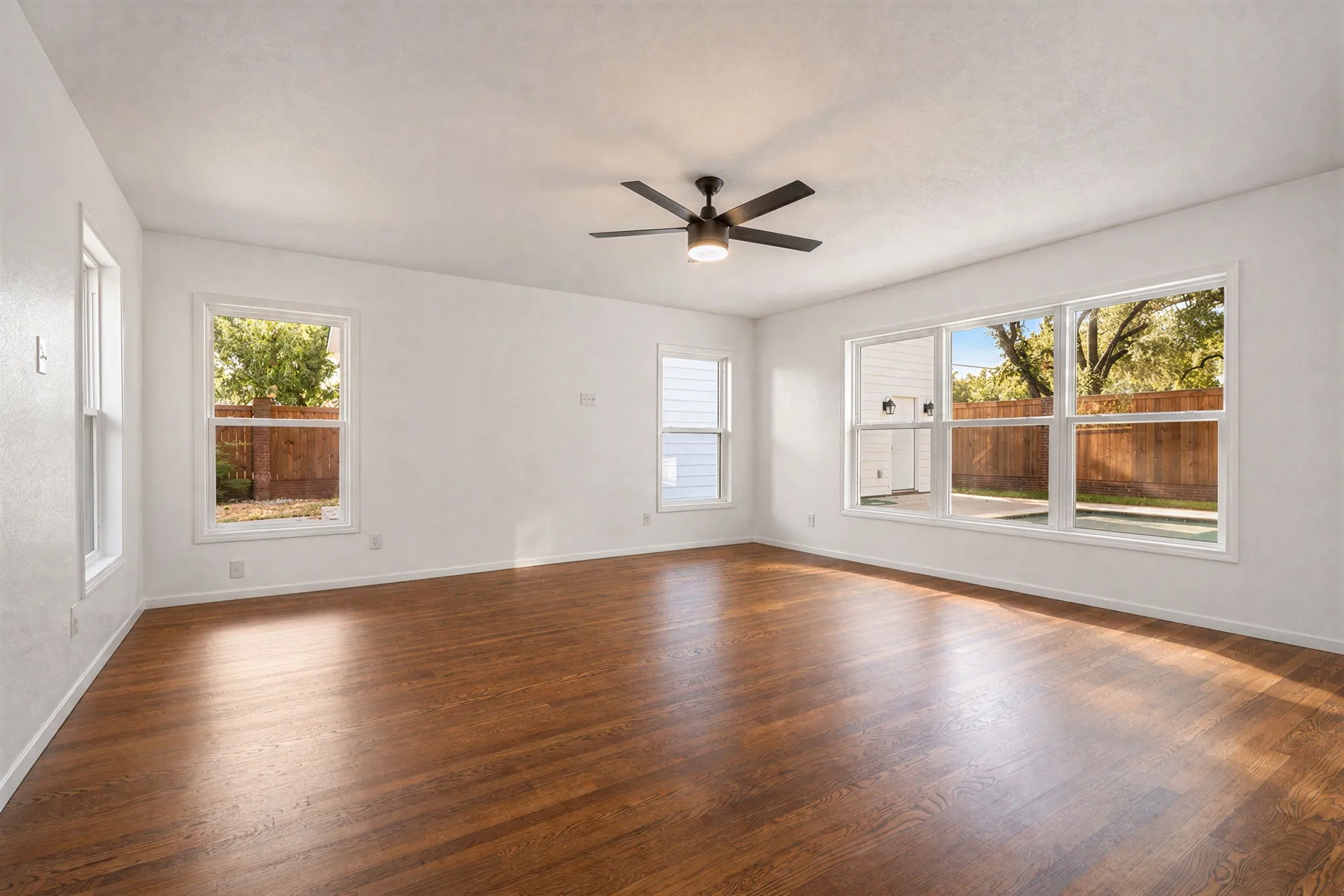Single Family Residence For Sale in Mc Lennan County , 2625 Old Oaks Drive, Waco, Texas 76710, 4 Bedroom, 4 Bathroom, Garage spaces, 3,417 Sqft, built in 1950, mls#21405231, Real Estate Agent in Waco, Homes For Sale in Mc Lennan county, Homes For Sale in Waco, Realtor in Waco Texas, Real Estate Brokerage Independent Realty Texas, Luminita Cordes Realtor