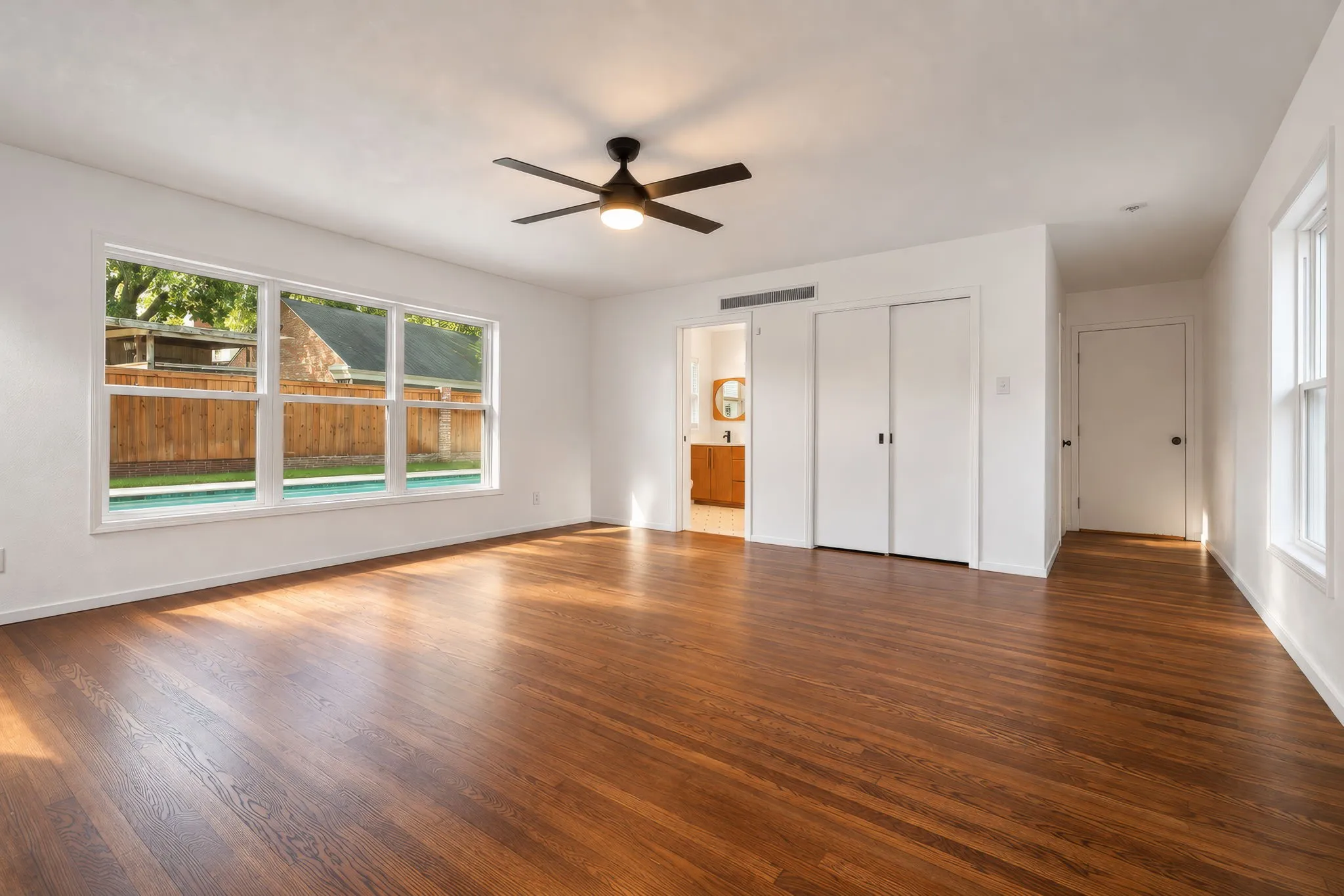 Single Family Residence For Sale in Mc Lennan County , 2625 Old Oaks Drive, Waco, Texas 76710, 4 Bedroom, 4 Bathroom, Garage spaces, 3,417 Sqft, built in 1950, mls#21405231, Real Estate Agent in Waco, Homes For Sale in Mc Lennan county, Homes For Sale in Waco, Realtor in Waco Texas, Real Estate Brokerage Independent Realty Texas, Luminita Cordes Realtor