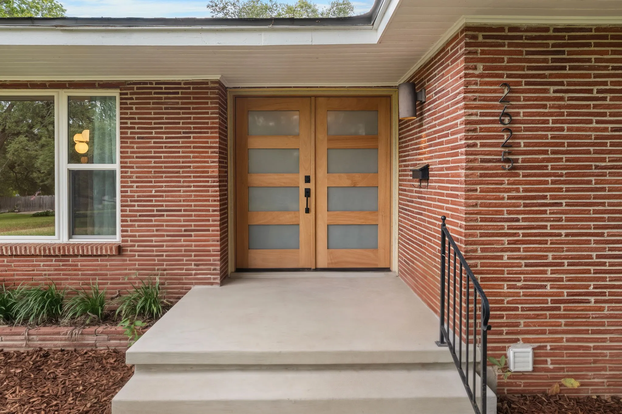 Single Family Residence For Sale in Mc Lennan County , 2625 Old Oaks Drive, Waco, Texas 76710, 4 Bedroom, 4 Bathroom, Garage spaces, 3,417 Sqft, built in 1950, mls#21405231, Real Estate Agent in Waco, Homes For Sale in Mc Lennan county, Homes For Sale in Waco, Realtor in Waco Texas, Real Estate Brokerage Independent Realty Texas, Luminita Cordes Realtor
