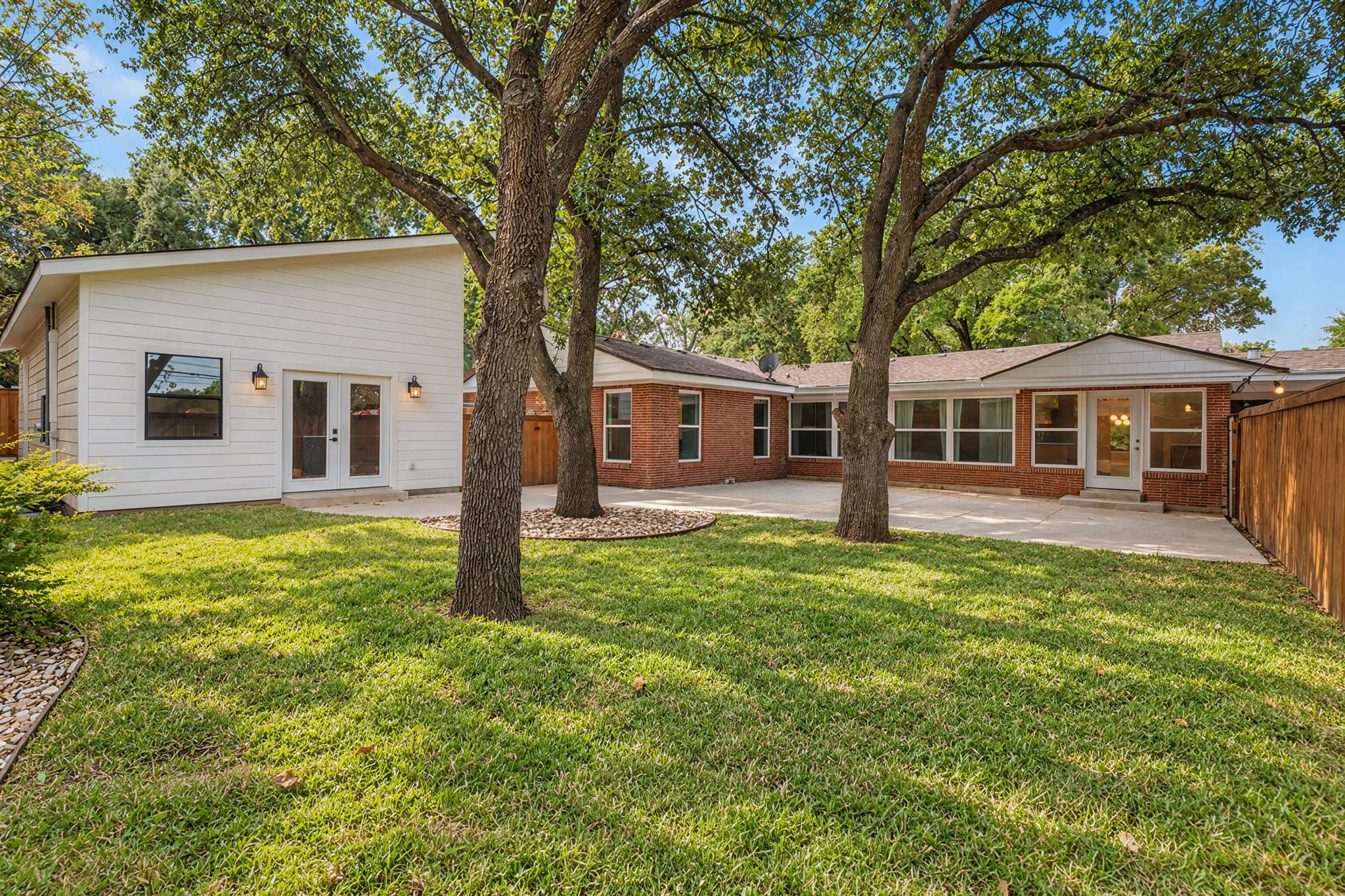 Single Family Residence For Sale in Mc Lennan County , 2625 Old Oaks Drive, Waco, Texas 76710, 4 Bedroom, 4 Bathroom, Garage spaces, 3,417 Sqft, built in 1950, mls#21405231, Real Estate Agent in Waco, Homes For Sale in Mc Lennan county, Homes For Sale in Waco, Realtor in Waco Texas, Real Estate Brokerage Independent Realty Texas, Luminita Cordes Realtor