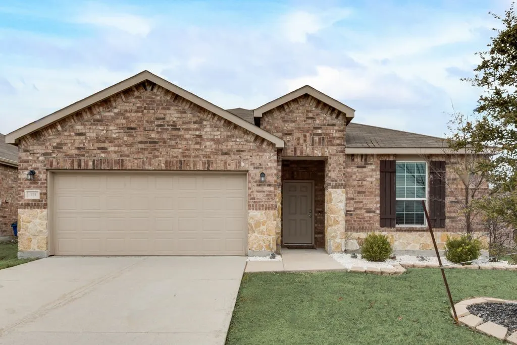 Single Family Residence For Sale in Rockwall County , 313 Citrus Drive, Fate, Texas 75189, 3 Bedroom, 2 Bathroom, 2 Garage spaces, 2,131 Sqft, built in 2017, mls#21405969, Real Estate Agent in Fate, Homes For Sale in Rockwall county, Homes For Sale in Fate, Realtor in Fate Texas, Real Estate Brokerage Independent Realty Texas, Luminita Cordes Realtor