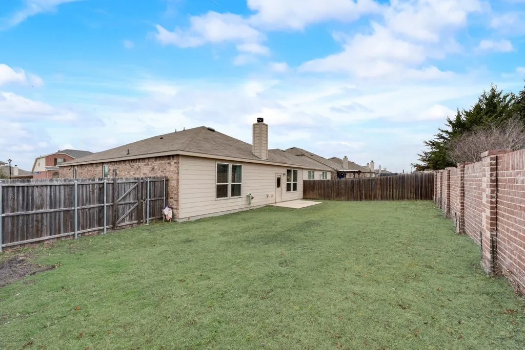 Single Family Residence For Sale in Rockwall County , 313 Citrus Drive, Fate, Texas 75189, 3 Bedroom, 2 Bathroom, 2 Garage spaces, 2,131 Sqft, built in 2017, mls#21405969, Real Estate Agent in Fate, Homes For Sale in Rockwall county, Homes For Sale in Fate, Realtor in Fate Texas, Real Estate Brokerage Independent Realty Texas, Luminita Cordes Realtor