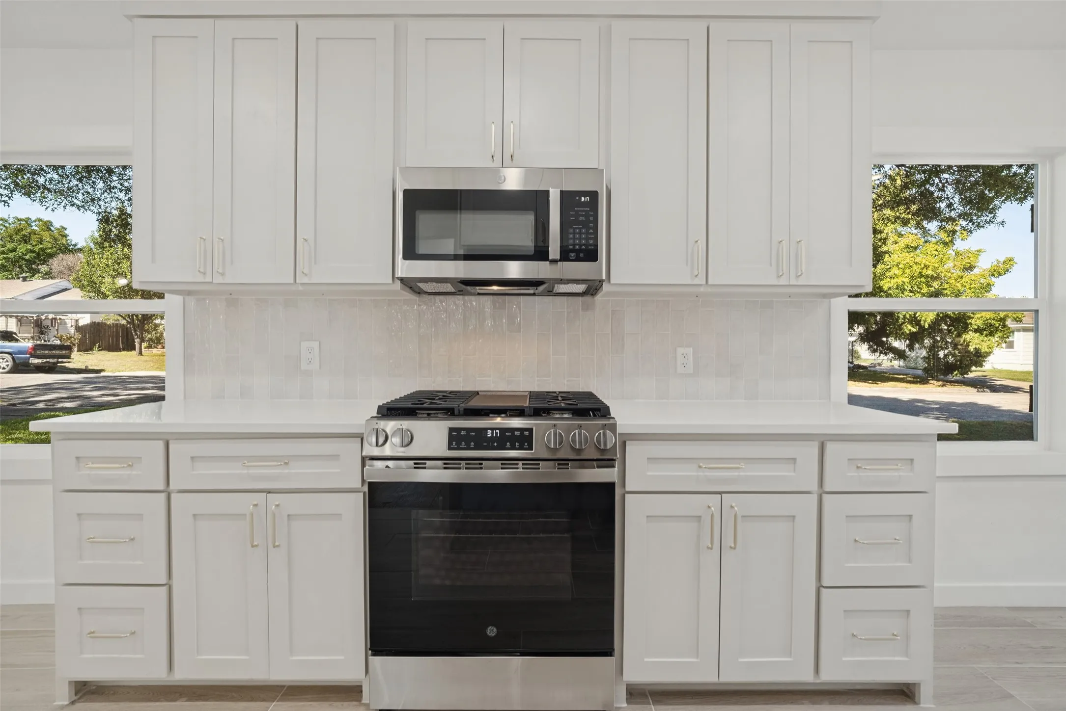Single Family Residence For Sale in Tarrant County , 4821 Langley Road, River Oaks, Texas 76114, 2 Bedroom, 1 Bathroom, Garage spaces, 810 Sqft, built in 1943, mls#21405358, Real Estate Agent in River Oaks, Homes For Sale in Tarrant county, Homes For Sale in River Oaks, Realtor in River Oaks Texas, Real Estate Brokerage Independent Realty Texas, Luminita Cordes Realtor