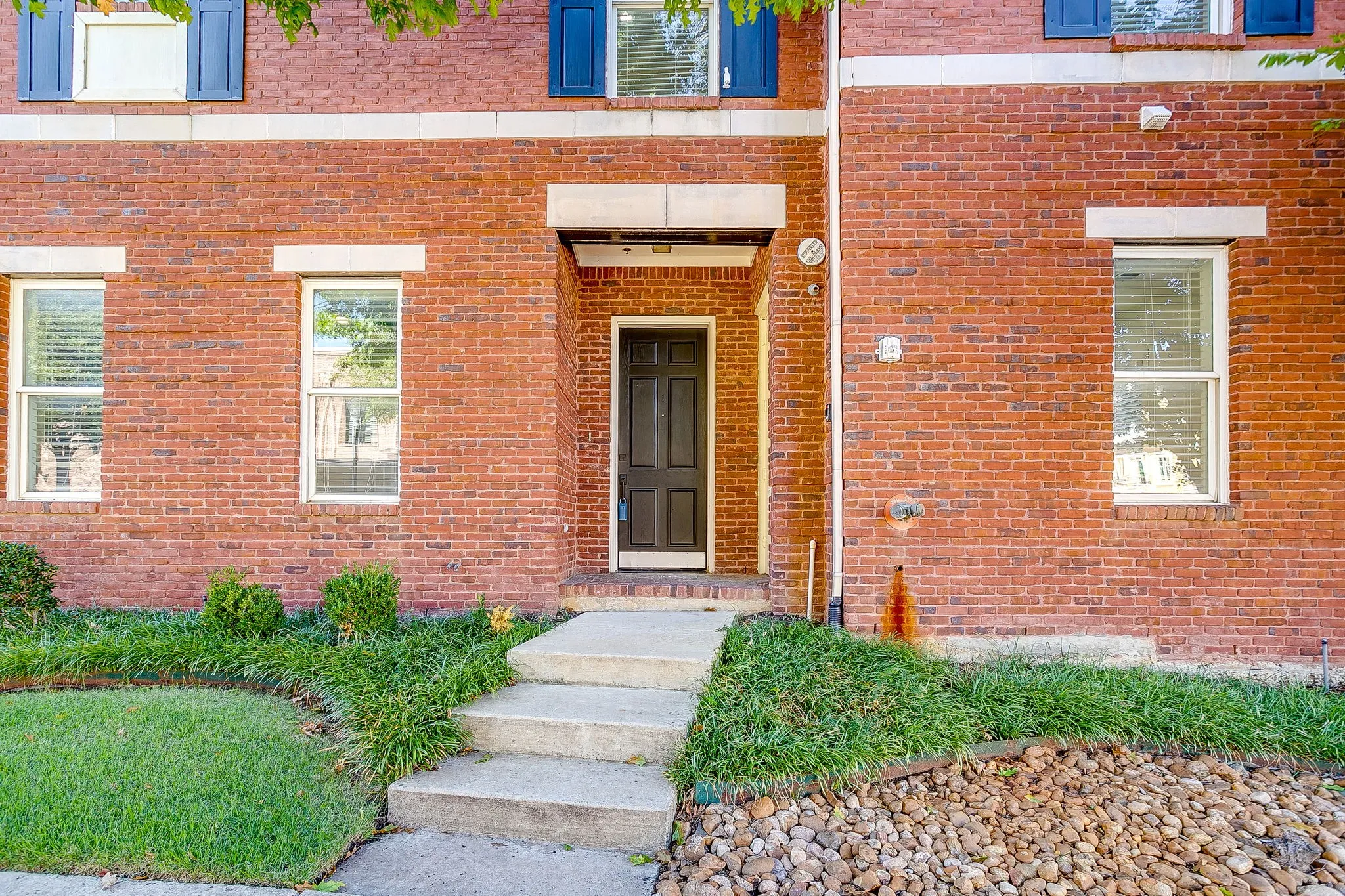 Townhouse For Sale in Collin County , 8274 Library Street, Frisco, Texas 75034, 3 Bedroom, 4 Bathroom, 2 Garage spaces, 3,003 Sqft, built in 2002, mls#21400384, Real Estate Agent in Frisco, Homes For Sale in Collin county, Homes For Sale in Frisco, Realtor in Frisco Texas, Real Estate Brokerage Independent Realty Texas, Luminita Cordes Realtor