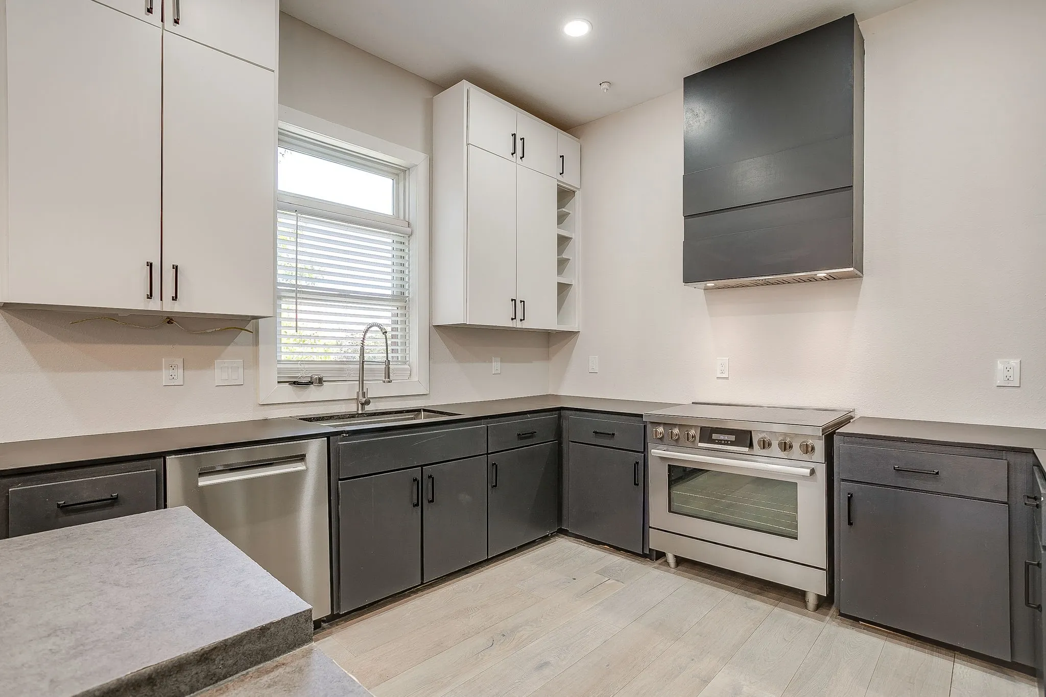 Townhouse For Sale in Collin County , 8274 Library Street, Frisco, Texas 75034, 3 Bedroom, 4 Bathroom, 2 Garage spaces, 3,003 Sqft, built in 2002, mls#21400384, Real Estate Agent in Frisco, Homes For Sale in Collin county, Homes For Sale in Frisco, Realtor in Frisco Texas, Real Estate Brokerage Independent Realty Texas, Luminita Cordes Realtor
