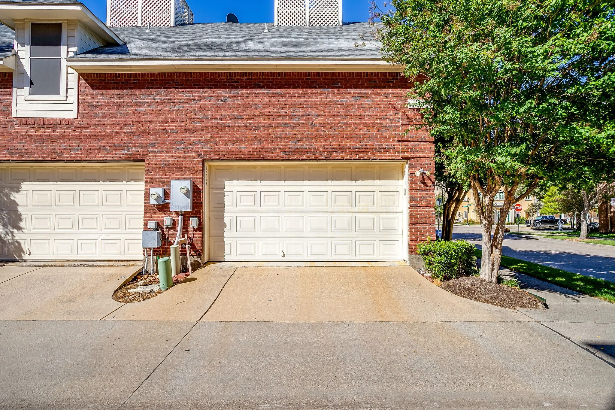 Townhouse For Sale in Collin County , 8274 Library Street, Frisco, Texas 75034, 3 Bedroom, 4 Bathroom, 2 Garage spaces, 3,003 Sqft, built in 2002, mls#21400384, Real Estate Agent in Frisco, Homes For Sale in Collin county, Homes For Sale in Frisco, Realtor in Frisco Texas, Real Estate Brokerage Independent Realty Texas, Luminita Cordes Realtor