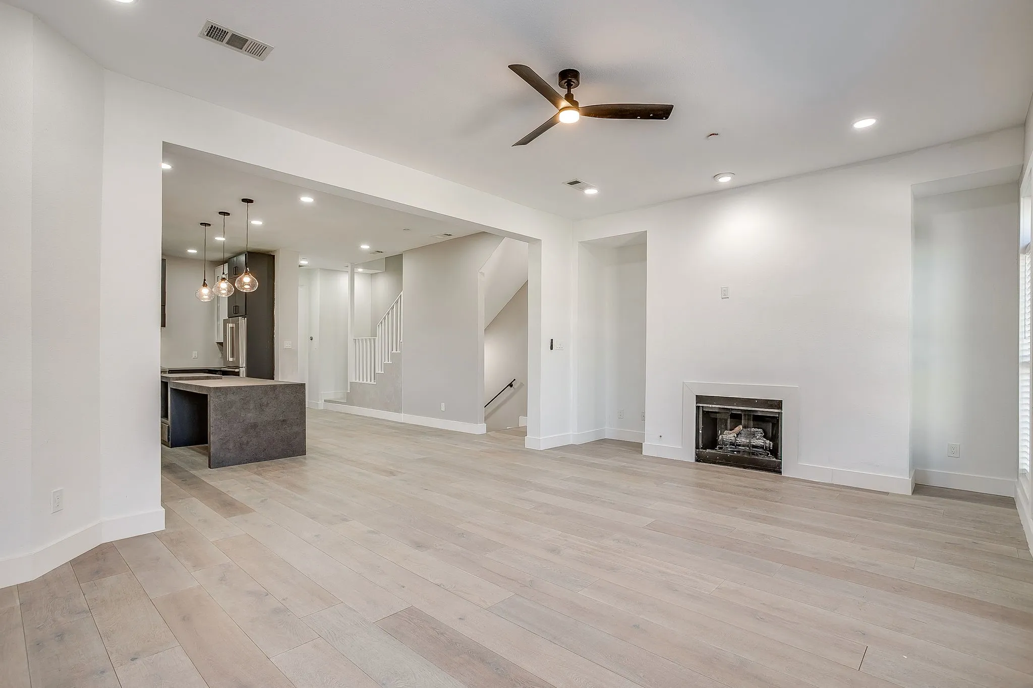 Townhouse For Sale in Collin County , 8274 Library Street, Frisco, Texas 75034, 3 Bedroom, 4 Bathroom, 2 Garage spaces, 3,003 Sqft, built in 2002, mls#21400384, Real Estate Agent in Frisco, Homes For Sale in Collin county, Homes For Sale in Frisco, Realtor in Frisco Texas, Real Estate Brokerage Independent Realty Texas, Luminita Cordes Realtor