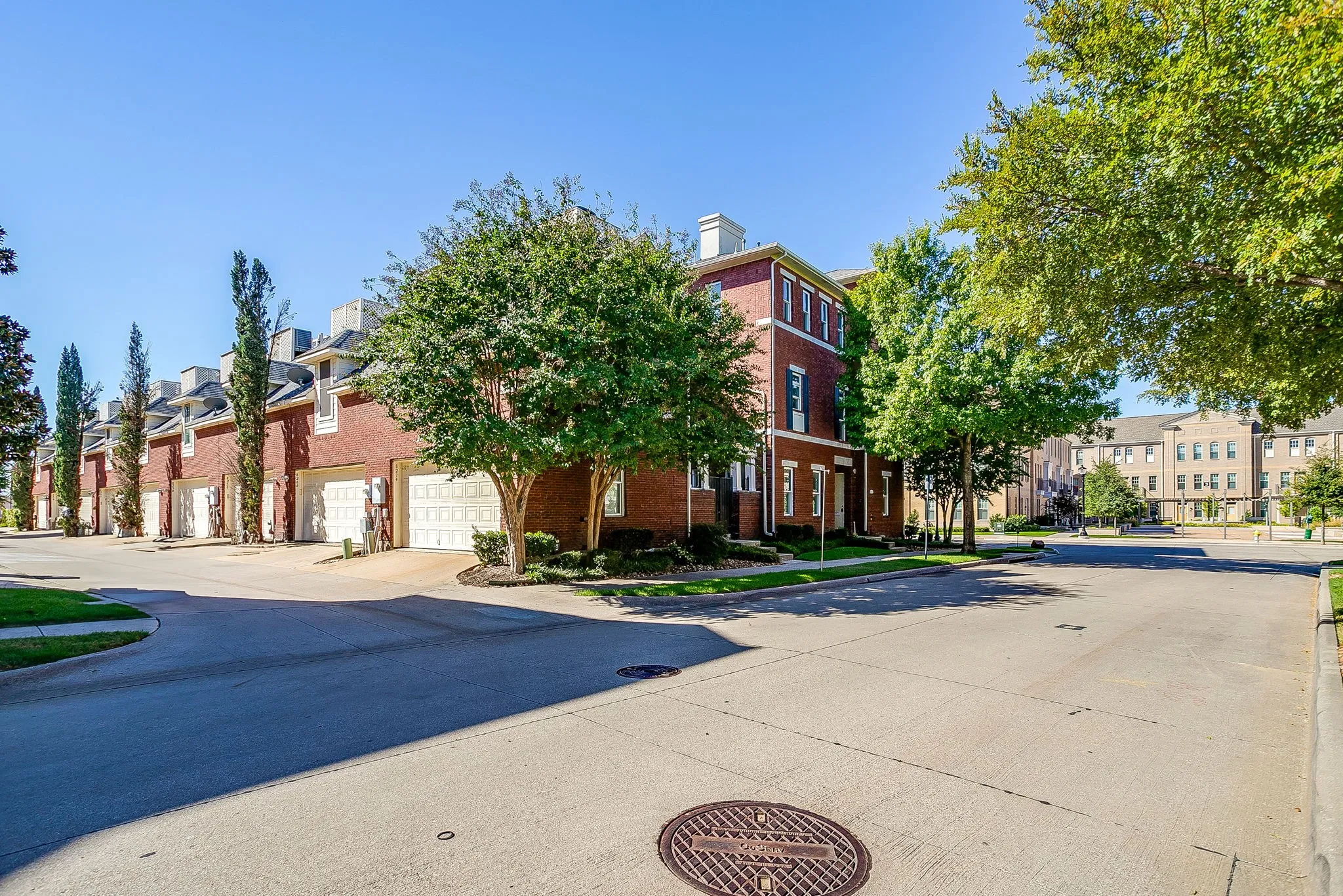 Townhouse For Sale in Collin County , 8274 Library Street, Frisco, Texas 75034, 3 Bedroom, 4 Bathroom, 2 Garage spaces, 3,003 Sqft, built in 2002, mls#21400384, Real Estate Agent in Frisco, Homes For Sale in Collin county, Homes For Sale in Frisco, Realtor in Frisco Texas, Real Estate Brokerage Independent Realty Texas, Luminita Cordes Realtor