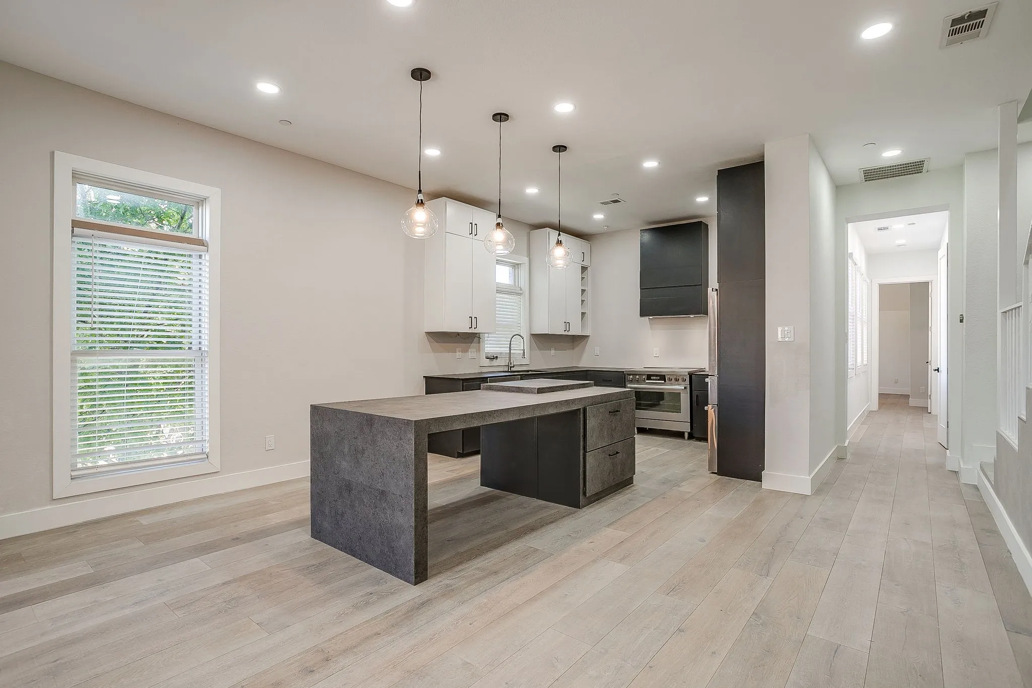 Townhouse For Sale in Collin County , 8274 Library Street, Frisco, Texas 75034, 3 Bedroom, 4 Bathroom, 2 Garage spaces, 3,003 Sqft, built in 2002, mls#21400384, Real Estate Agent in Frisco, Homes For Sale in Collin county, Homes For Sale in Frisco, Realtor in Frisco Texas, Real Estate Brokerage Independent Realty Texas, Luminita Cordes Realtor