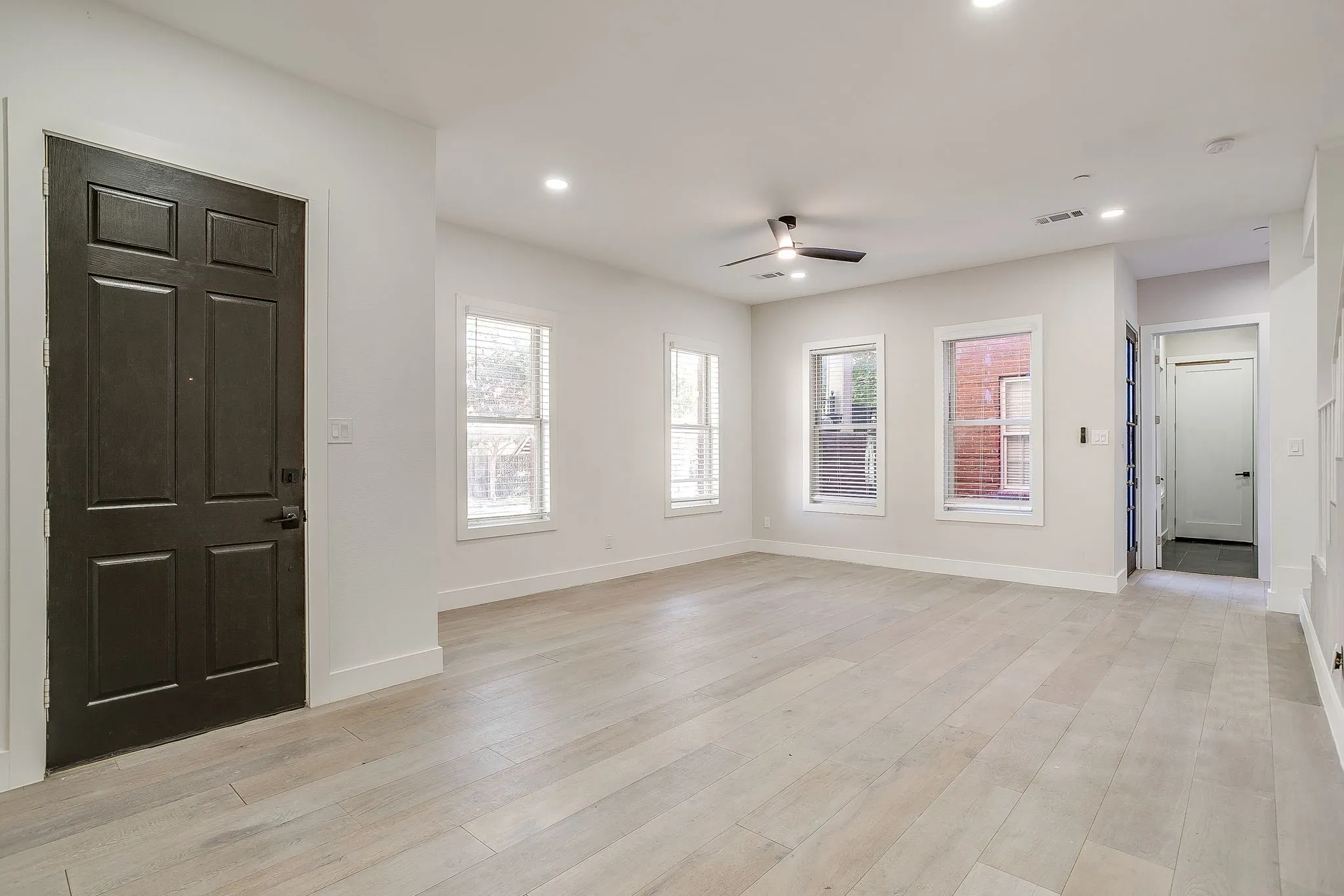 Townhouse For Sale in Collin County , 8274 Library Street, Frisco, Texas 75034, 3 Bedroom, 4 Bathroom, 2 Garage spaces, 3,003 Sqft, built in 2002, mls#21400384, Real Estate Agent in Frisco, Homes For Sale in Collin county, Homes For Sale in Frisco, Realtor in Frisco Texas, Real Estate Brokerage Independent Realty Texas, Luminita Cordes Realtor