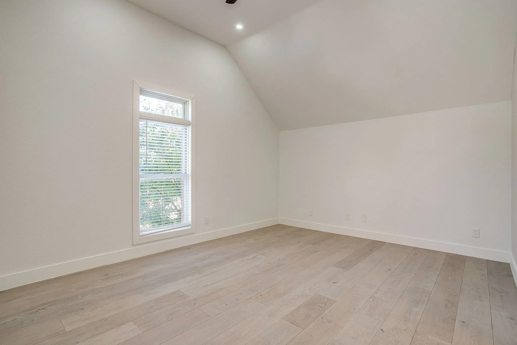 Townhouse For Sale in Collin County , 8274 Library Street, Frisco, Texas 75034, 3 Bedroom, 4 Bathroom, 2 Garage spaces, 3,003 Sqft, built in 2002, mls#21400384, Real Estate Agent in Frisco, Homes For Sale in Collin county, Homes For Sale in Frisco, Realtor in Frisco Texas, Real Estate Brokerage Independent Realty Texas, Luminita Cordes Realtor