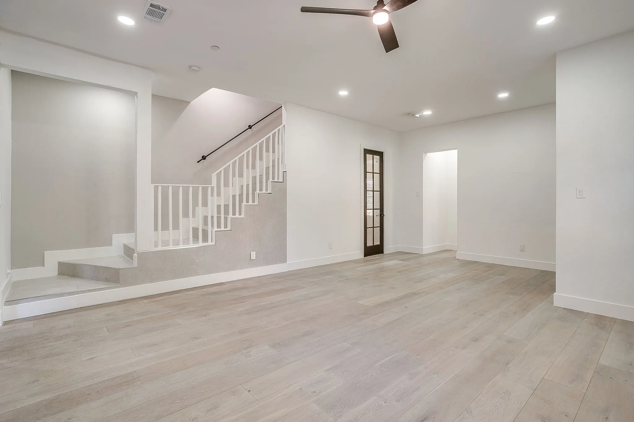 Townhouse For Sale in Collin County , 8274 Library Street, Frisco, Texas 75034, 3 Bedroom, 4 Bathroom, 2 Garage spaces, 3,003 Sqft, built in 2002, mls#21400384, Real Estate Agent in Frisco, Homes For Sale in Collin county, Homes For Sale in Frisco, Realtor in Frisco Texas, Real Estate Brokerage Independent Realty Texas, Luminita Cordes Realtor
