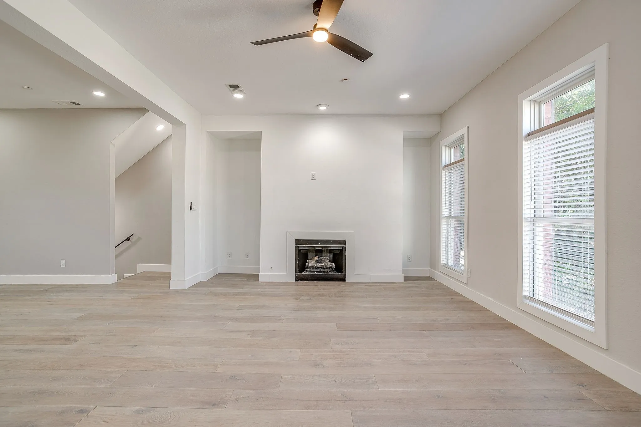 Townhouse For Sale in Collin County , 8274 Library Street, Frisco, Texas 75034, 3 Bedroom, 4 Bathroom, 2 Garage spaces, 3,003 Sqft, built in 2002, mls#21400384, Real Estate Agent in Frisco, Homes For Sale in Collin county, Homes For Sale in Frisco, Realtor in Frisco Texas, Real Estate Brokerage Independent Realty Texas, Luminita Cordes Realtor