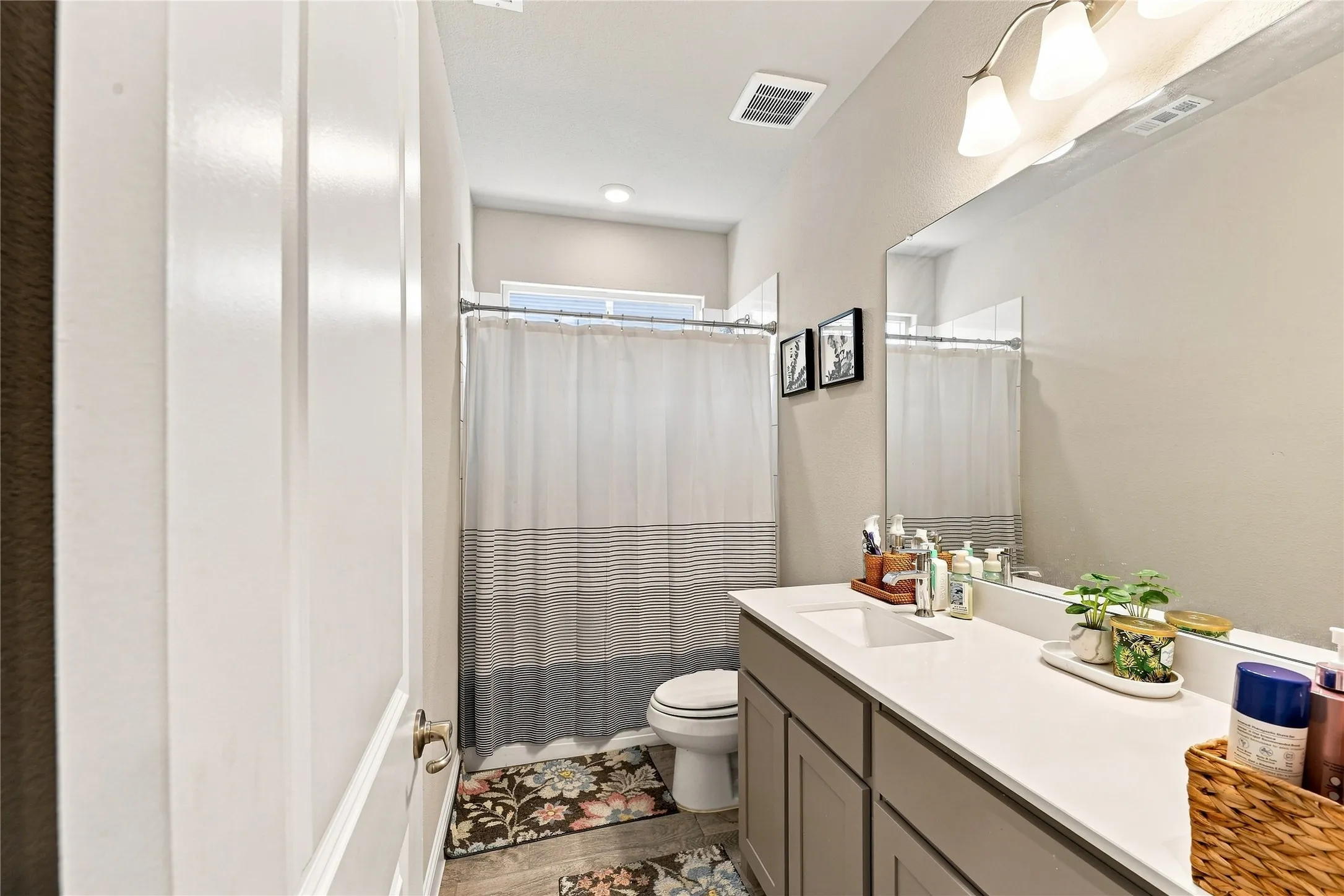 Single Family Residence For Rent in Tarrant County , 11516 Nicholson Lane, Fort Worth, Texas 76244, 4 Bedroom, 2 Bathroom, 2 Garage spaces, 2,508 Sqft, built in 2024, mls#21402088, Real Estate Agent in Fort Worth, Homes For Rent in Tarrant county, Homes For Rent in Fort Worth, Realtor in Fort Worth Texas, Real Estate Brokerage Independent Realty Texas, Luminita Cordes Realtor