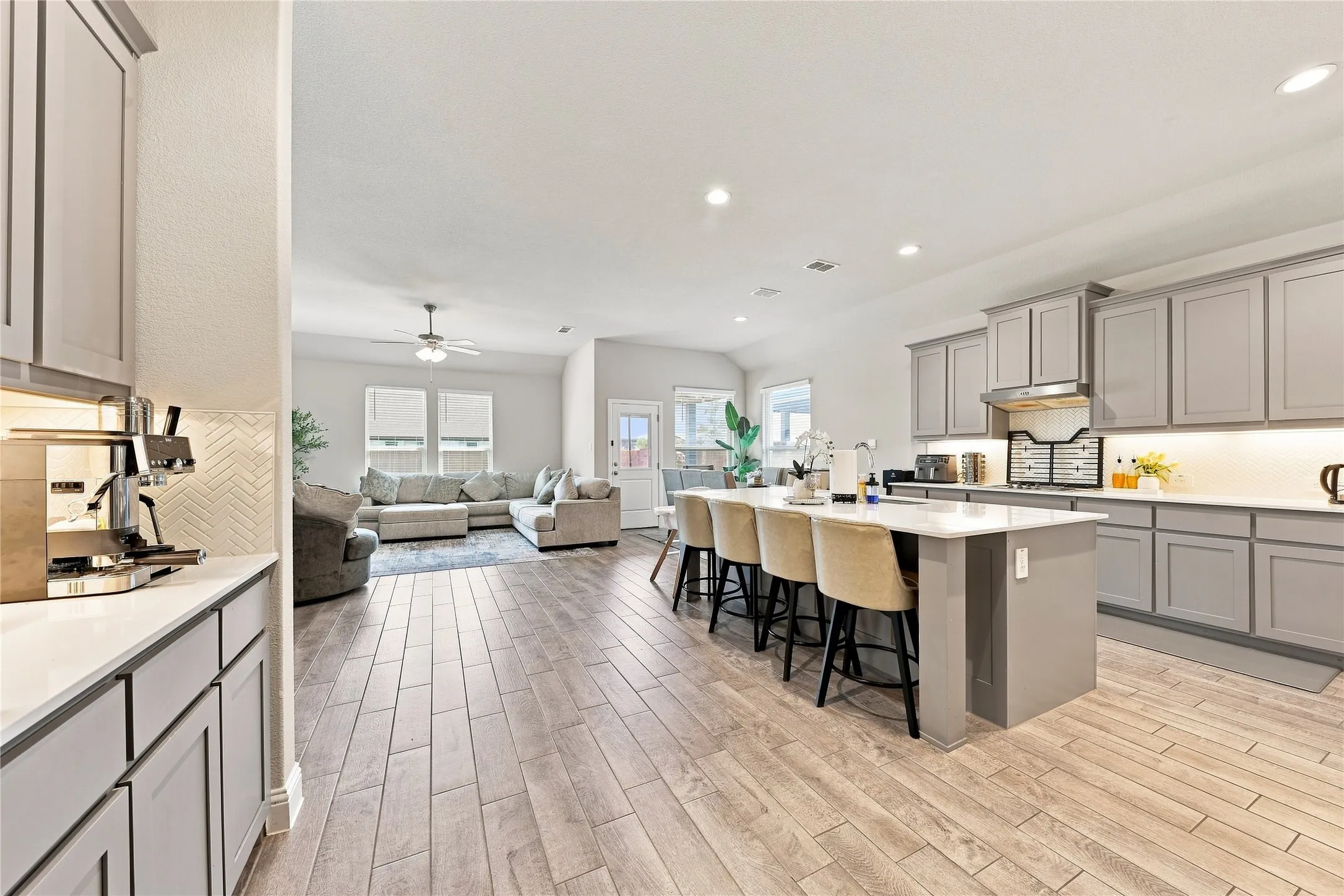 Single Family Residence For Rent in Tarrant County , 11516 Nicholson Lane, Fort Worth, Texas 76244, 4 Bedroom, 2 Bathroom, 2 Garage spaces, 2,508 Sqft, built in 2024, mls#21402088, Real Estate Agent in Fort Worth, Homes For Rent in Tarrant county, Homes For Rent in Fort Worth, Realtor in Fort Worth Texas, Real Estate Brokerage Independent Realty Texas, Luminita Cordes Realtor