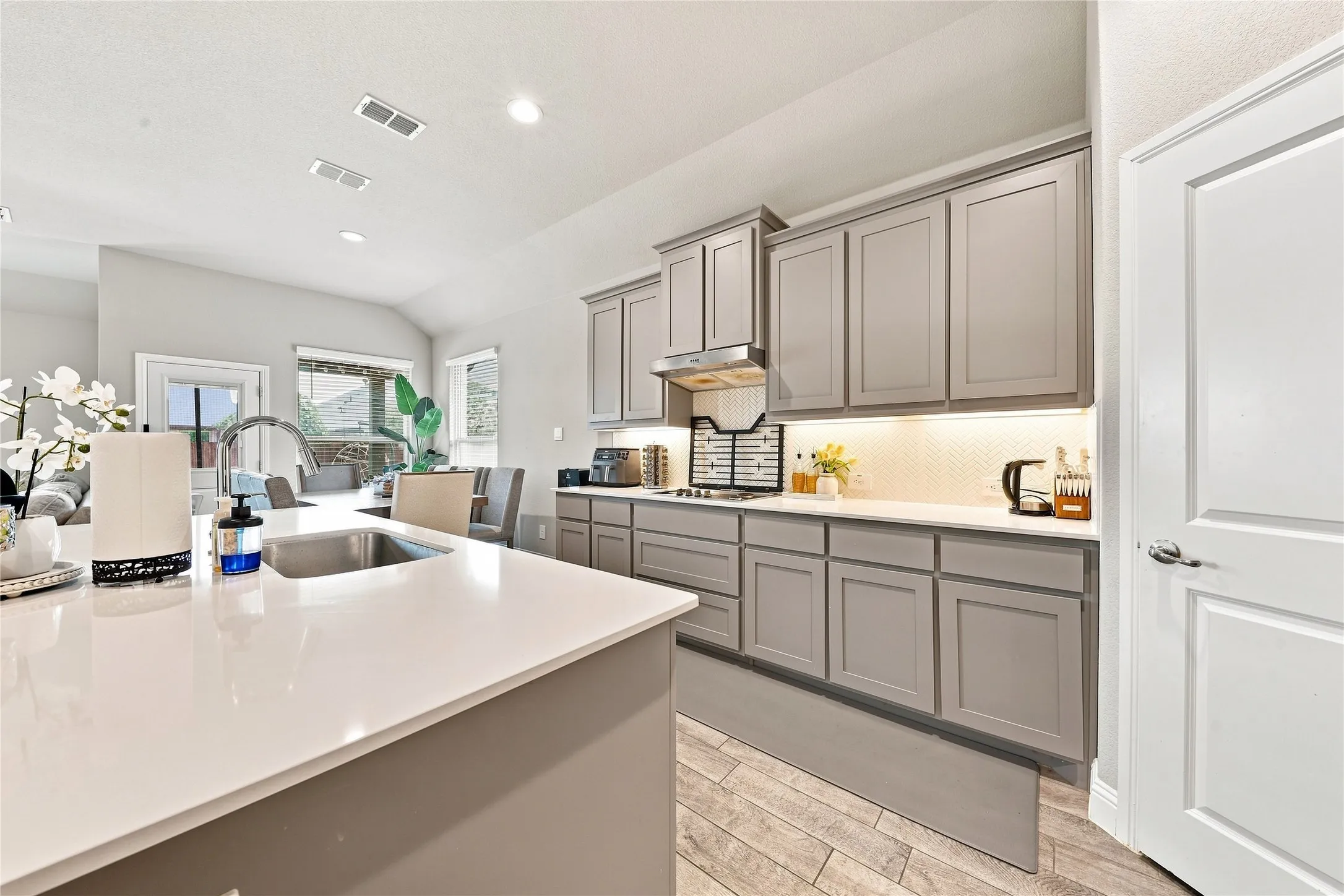 Single Family Residence For Rent in Tarrant County , 11516 Nicholson Lane, Fort Worth, Texas 76244, 4 Bedroom, 2 Bathroom, 2 Garage spaces, 2,508 Sqft, built in 2024, mls#21402088, Real Estate Agent in Fort Worth, Homes For Rent in Tarrant county, Homes For Rent in Fort Worth, Realtor in Fort Worth Texas, Real Estate Brokerage Independent Realty Texas, Luminita Cordes Realtor