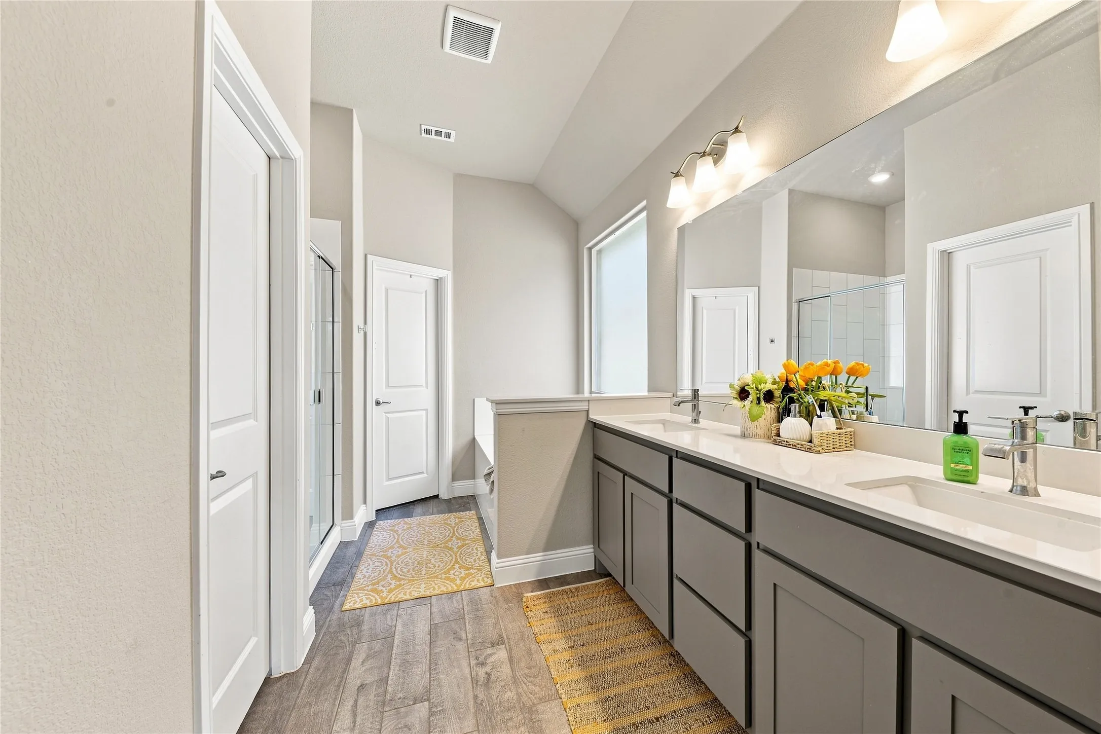Single Family Residence For Rent in Tarrant County , 11516 Nicholson Lane, Fort Worth, Texas 76244, 4 Bedroom, 2 Bathroom, 2 Garage spaces, 2,508 Sqft, built in 2024, mls#21402088, Real Estate Agent in Fort Worth, Homes For Rent in Tarrant county, Homes For Rent in Fort Worth, Realtor in Fort Worth Texas, Real Estate Brokerage Independent Realty Texas, Luminita Cordes Realtor