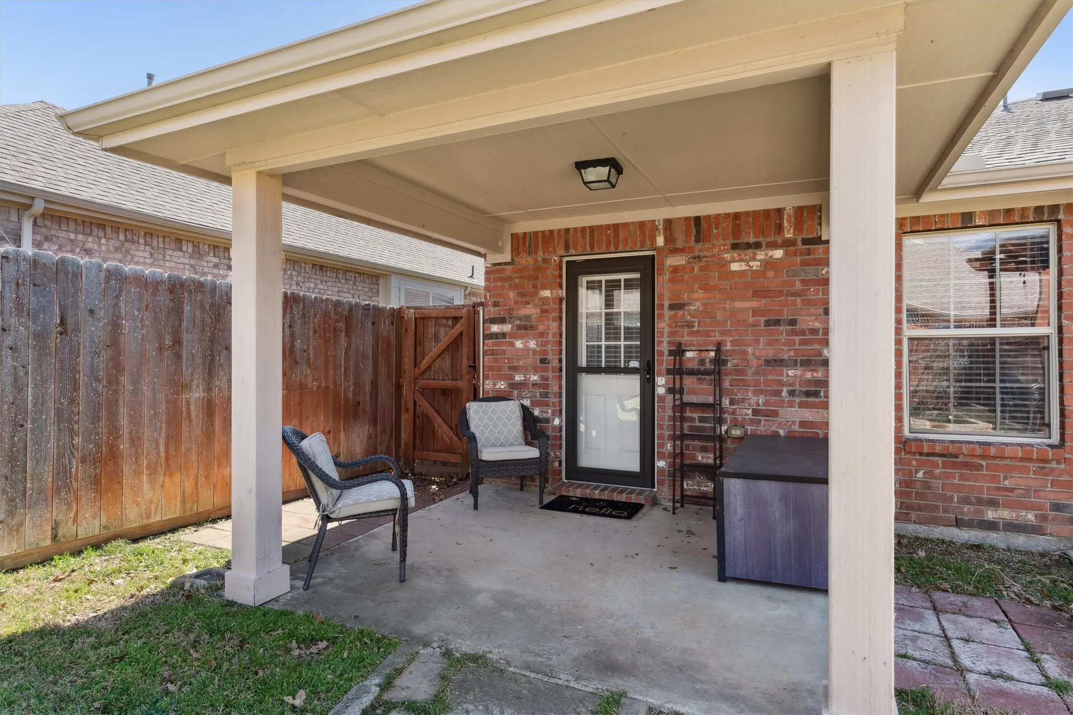 Single Family Residence For Sale in Denton County , 2685 Calmwater Drive, Little Elm, Texas 75068, 3 Bedroom, 2 Bathroom, 2 Garage spaces, 1,672 Sqft, built in 2005, mls#21405970, Real Estate Agent in Little Elm, Homes For Sale in Denton county, Homes For Sale in Little Elm, Realtor in Little Elm Texas, Real Estate Brokerage Independent Realty Texas, Luminita Cordes Realtor