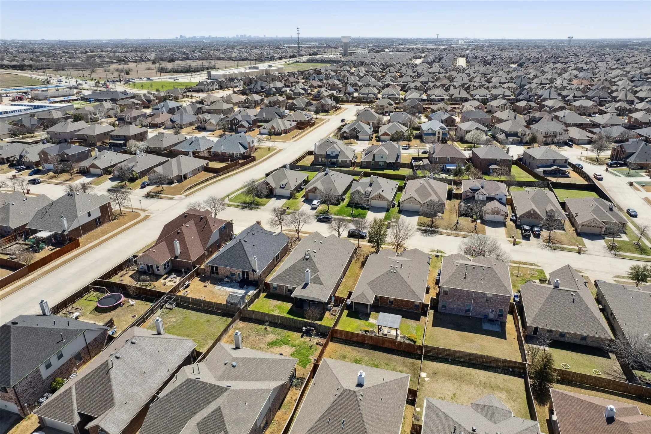 Single Family Residence For Sale in Denton County , 2685 Calmwater Drive, Little Elm, Texas 75068, 3 Bedroom, 2 Bathroom, 2 Garage spaces, 1,672 Sqft, built in 2005, mls#21405970, Real Estate Agent in Little Elm, Homes For Sale in Denton county, Homes For Sale in Little Elm, Realtor in Little Elm Texas, Real Estate Brokerage Independent Realty Texas, Luminita Cordes Realtor