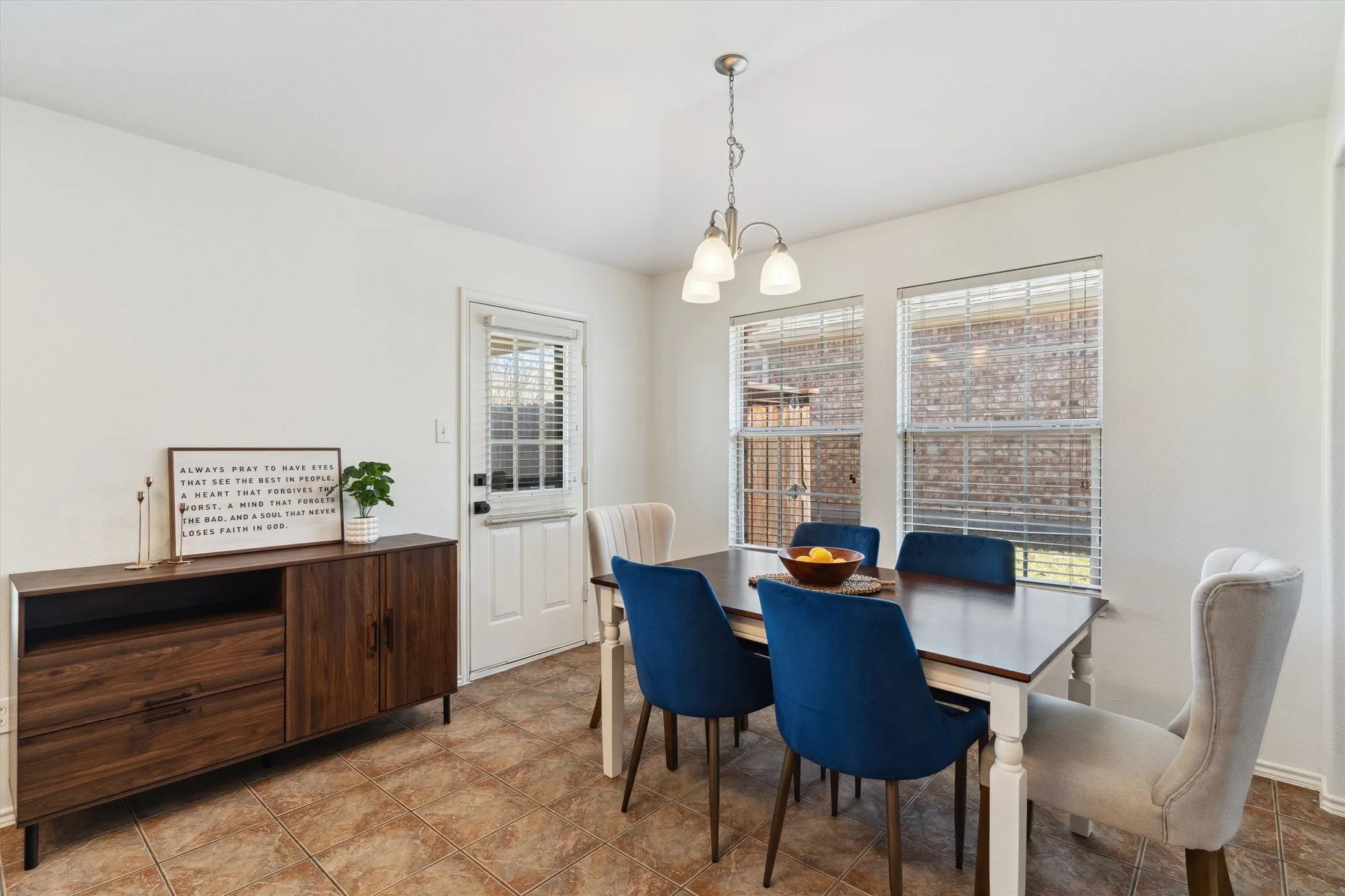 Single Family Residence For Sale in Denton County , 2685 Calmwater Drive, Little Elm, Texas 75068, 3 Bedroom, 2 Bathroom, 2 Garage spaces, 1,672 Sqft, built in 2005, mls#21405970, Real Estate Agent in Little Elm, Homes For Sale in Denton county, Homes For Sale in Little Elm, Realtor in Little Elm Texas, Real Estate Brokerage Independent Realty Texas, Luminita Cordes Realtor