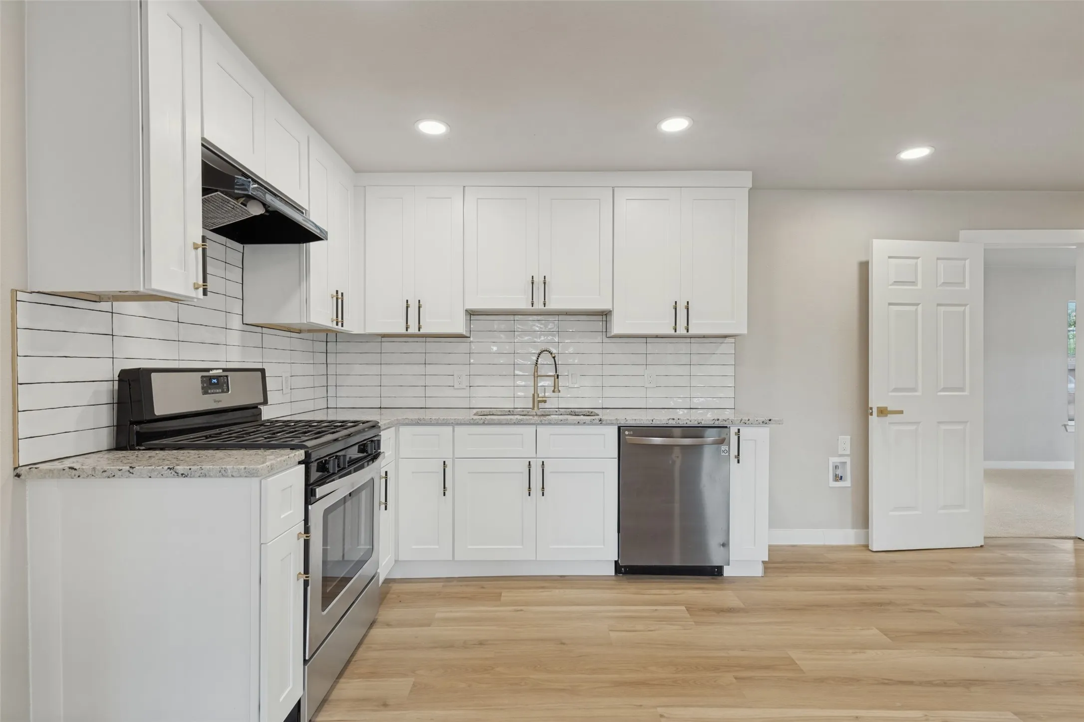 Single Family Residence For Sale in Dallas County , 1239 Lonsdale Avenue, Dallas, Texas 75217, 3 Bedroom, 2 Bathroom, Garage spaces, 1,380 Sqft, built in 1951, mls#21406630, Real Estate Agent in Dallas, Homes For Sale in Dallas county, Homes For Sale in Dallas, Realtor in Dallas Texas, Real Estate Brokerage Independent Realty Texas, Luminita Cordes Realtor