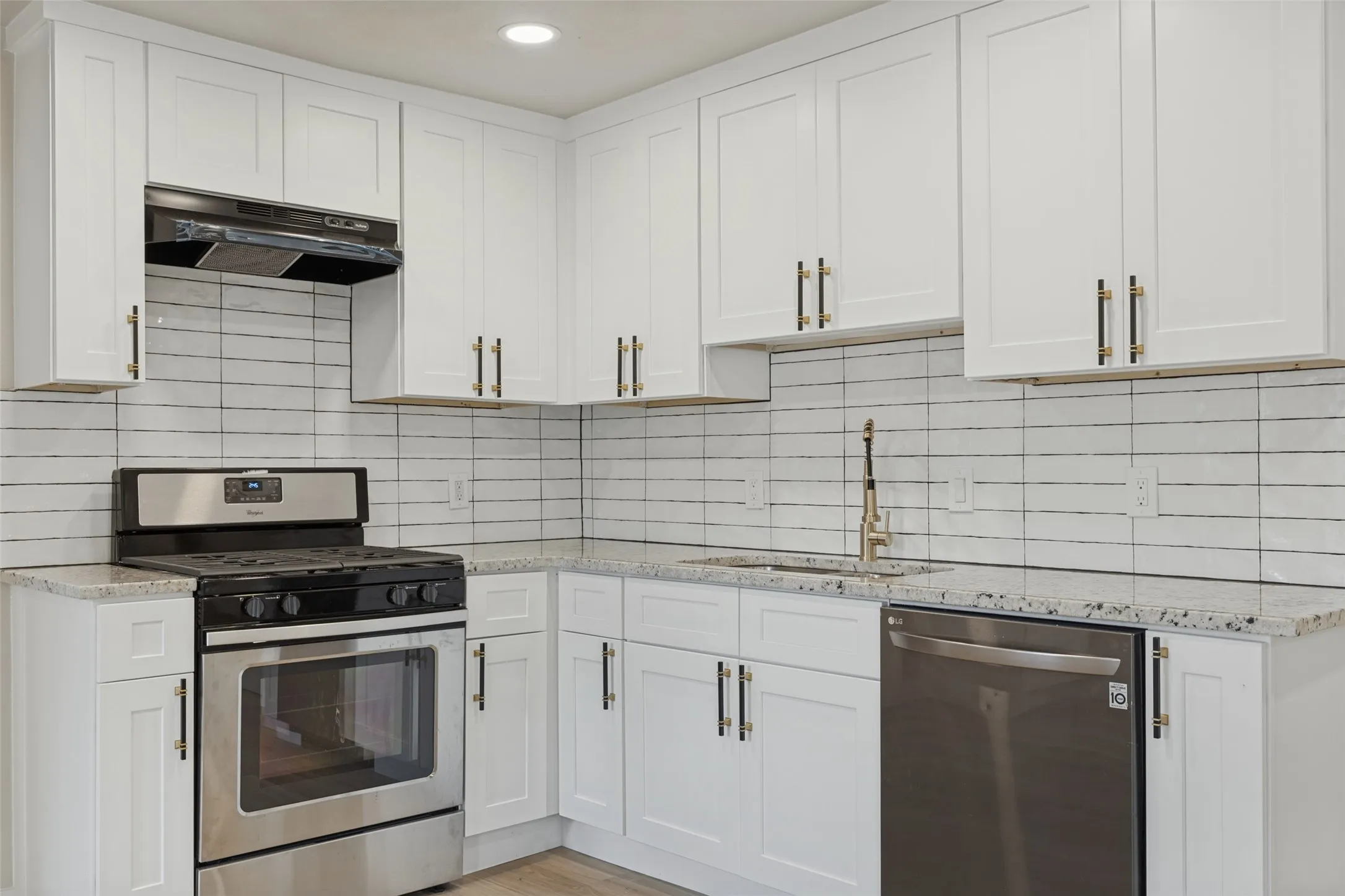 Single Family Residence For Sale in Dallas County , 1239 Lonsdale Avenue, Dallas, Texas 75217, 3 Bedroom, 2 Bathroom, Garage spaces, 1,380 Sqft, built in 1951, mls#21406630, Real Estate Agent in Dallas, Homes For Sale in Dallas county, Homes For Sale in Dallas, Realtor in Dallas Texas, Real Estate Brokerage Independent Realty Texas, Luminita Cordes Realtor