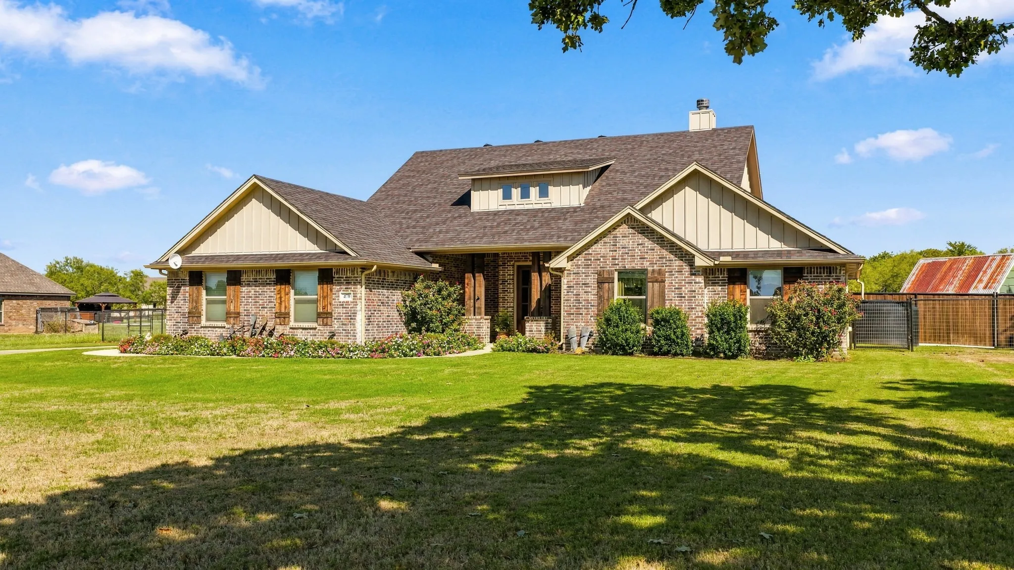 Single Family Residence For Sale in Parker County , 470 Wilson Bend Road, Millsap, Texas 76066, 4 Bedroom, 2 Bathroom, 2 Garage spaces, 2,019 Sqft, built in 2020, mls#21406530, Real Estate Agent in Millsap, Homes For Sale in Parker county, Homes For Sale in Millsap, Realtor in Millsap Texas, Real Estate Brokerage Independent Realty Texas, Luminita Cordes Realtor