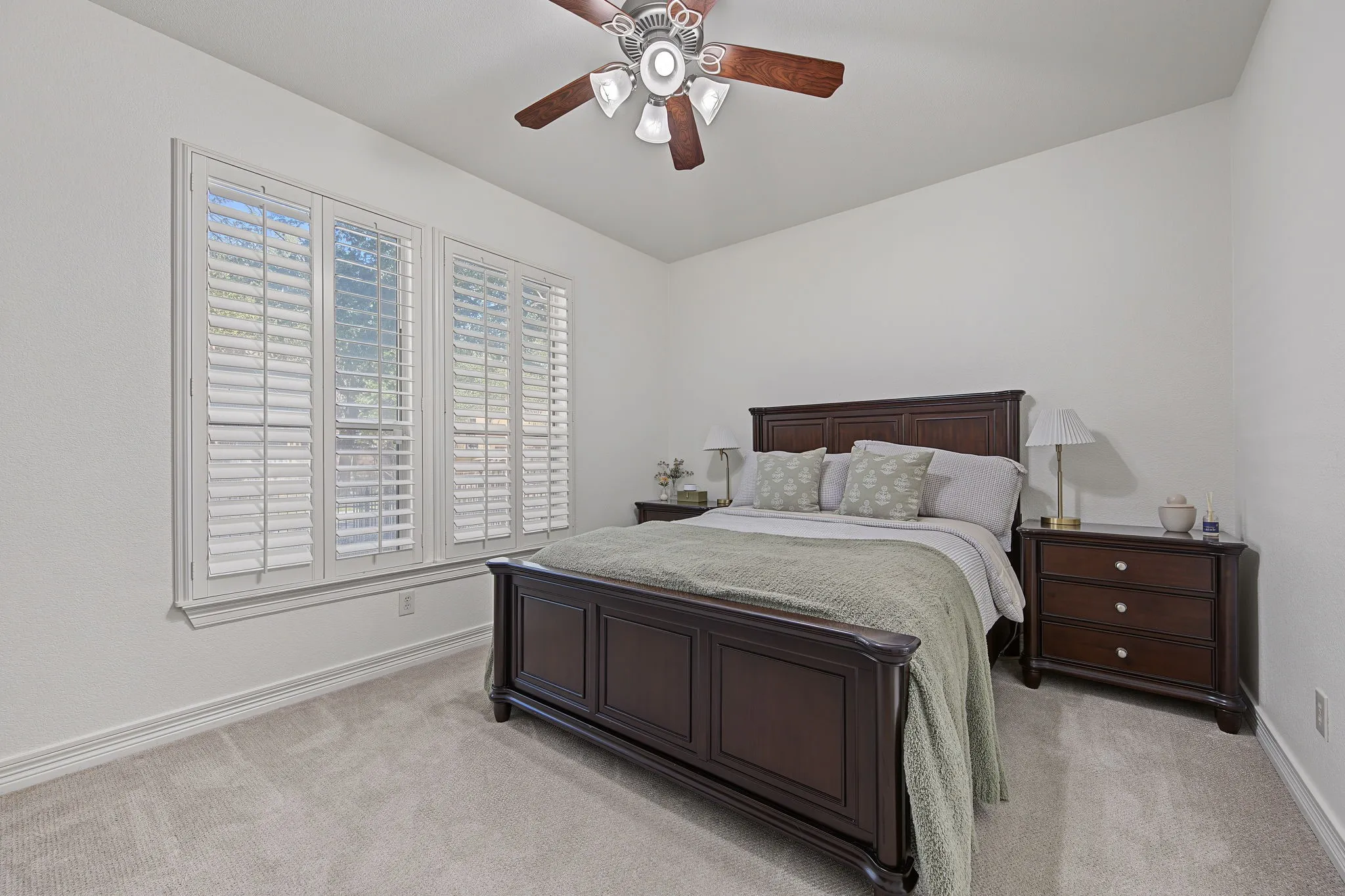 Townhouse For Sale in Dallas County , 3708 Wycliff Avenue, Dallas, Texas 75219, 3 Bedroom, 4 Bathroom, 2 Garage spaces, 2,498 Sqft, built in 2006, mls#21406491, Real Estate Agent in Dallas, Homes For Sale in Dallas county, Homes For Sale in Dallas, Realtor in Dallas Texas, Real Estate Brokerage Independent Realty Texas, Luminita Cordes Realtor