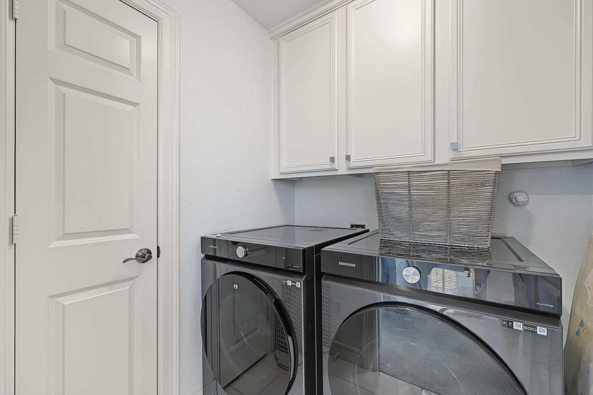 Townhouse For Sale in Dallas County , 3708 Wycliff Avenue, Dallas, Texas 75219, 3 Bedroom, 4 Bathroom, 2 Garage spaces, 2,498 Sqft, built in 2006, mls#21406491, Real Estate Agent in Dallas, Homes For Sale in Dallas county, Homes For Sale in Dallas, Realtor in Dallas Texas, Real Estate Brokerage Independent Realty Texas, Luminita Cordes Realtor