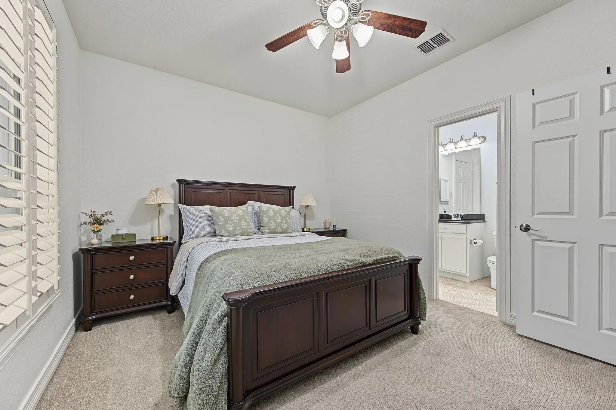 Townhouse For Sale in Dallas County , 3708 Wycliff Avenue, Dallas, Texas 75219, 3 Bedroom, 4 Bathroom, 2 Garage spaces, 2,498 Sqft, built in 2006, mls#21406491, Real Estate Agent in Dallas, Homes For Sale in Dallas county, Homes For Sale in Dallas, Realtor in Dallas Texas, Real Estate Brokerage Independent Realty Texas, Luminita Cordes Realtor