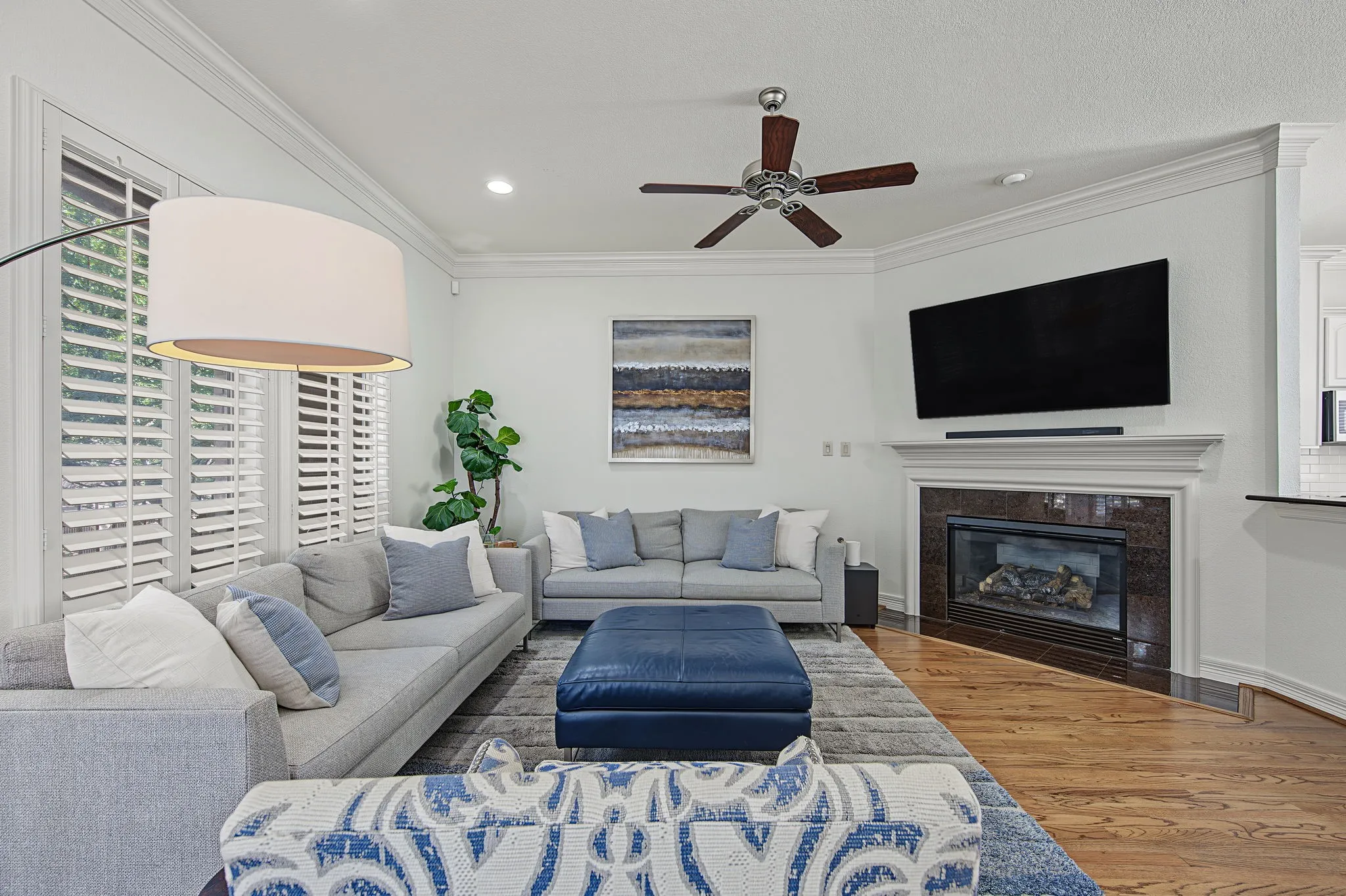 Townhouse For Sale in Dallas County , 3708 Wycliff Avenue, Dallas, Texas 75219, 3 Bedroom, 4 Bathroom, 2 Garage spaces, 2,498 Sqft, built in 2006, mls#21406491, Real Estate Agent in Dallas, Homes For Sale in Dallas county, Homes For Sale in Dallas, Realtor in Dallas Texas, Real Estate Brokerage Independent Realty Texas, Luminita Cordes Realtor