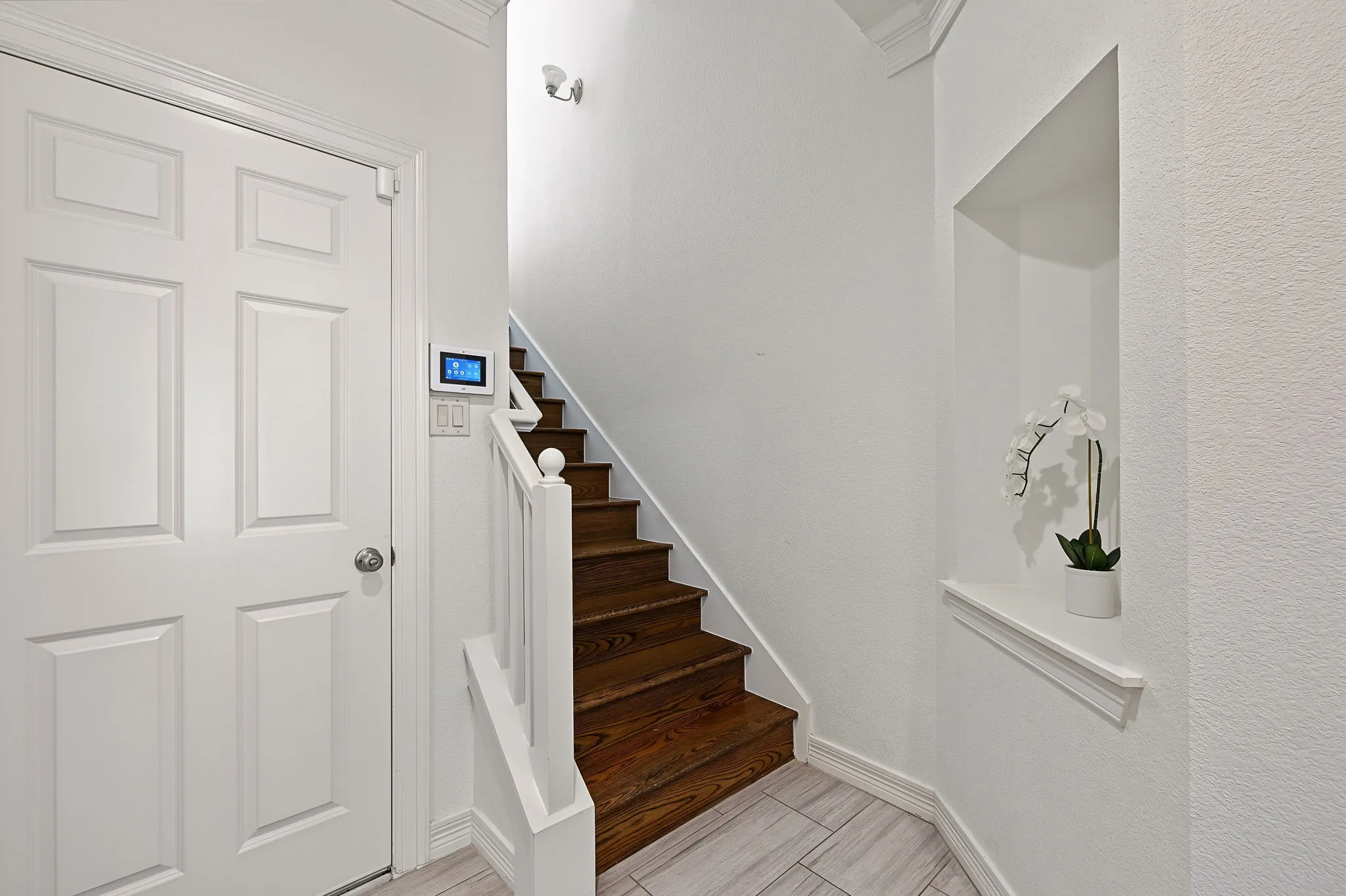 Townhouse For Sale in Dallas County , 3708 Wycliff Avenue, Dallas, Texas 75219, 3 Bedroom, 4 Bathroom, 2 Garage spaces, 2,498 Sqft, built in 2006, mls#21406491, Real Estate Agent in Dallas, Homes For Sale in Dallas county, Homes For Sale in Dallas, Realtor in Dallas Texas, Real Estate Brokerage Independent Realty Texas, Luminita Cordes Realtor